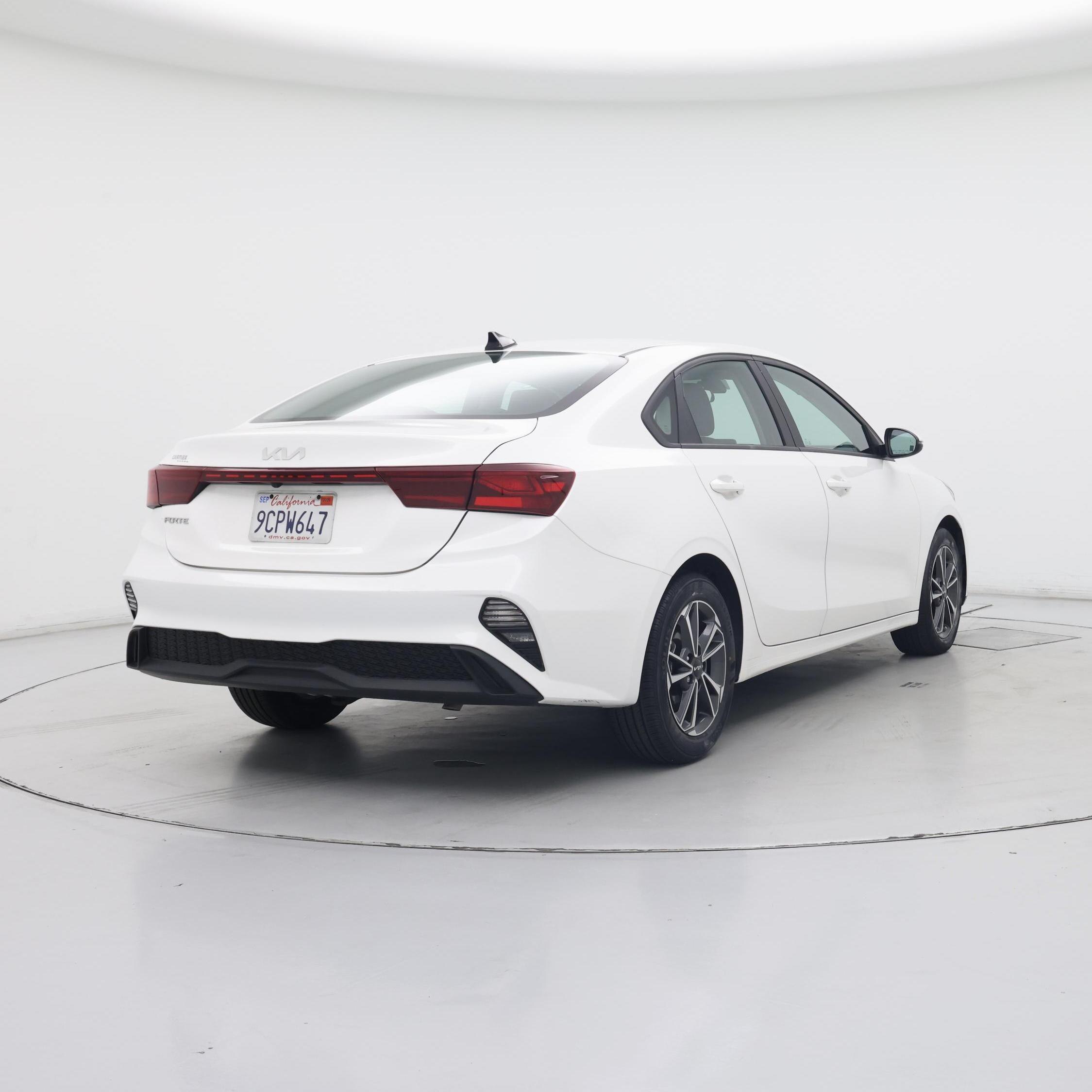 Thumbnail: 2023 Kia Forte - 8