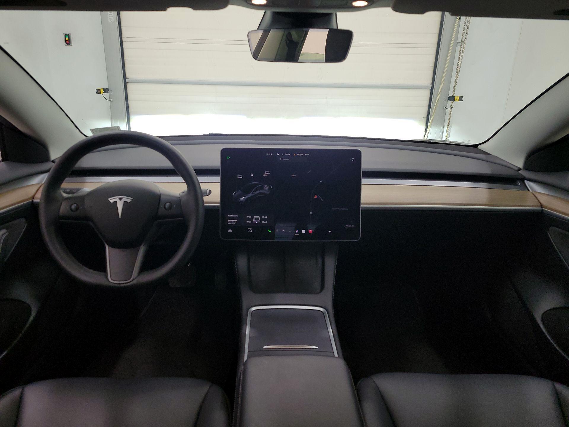 Thumbnail: 2023 Tesla Model 3 - 9