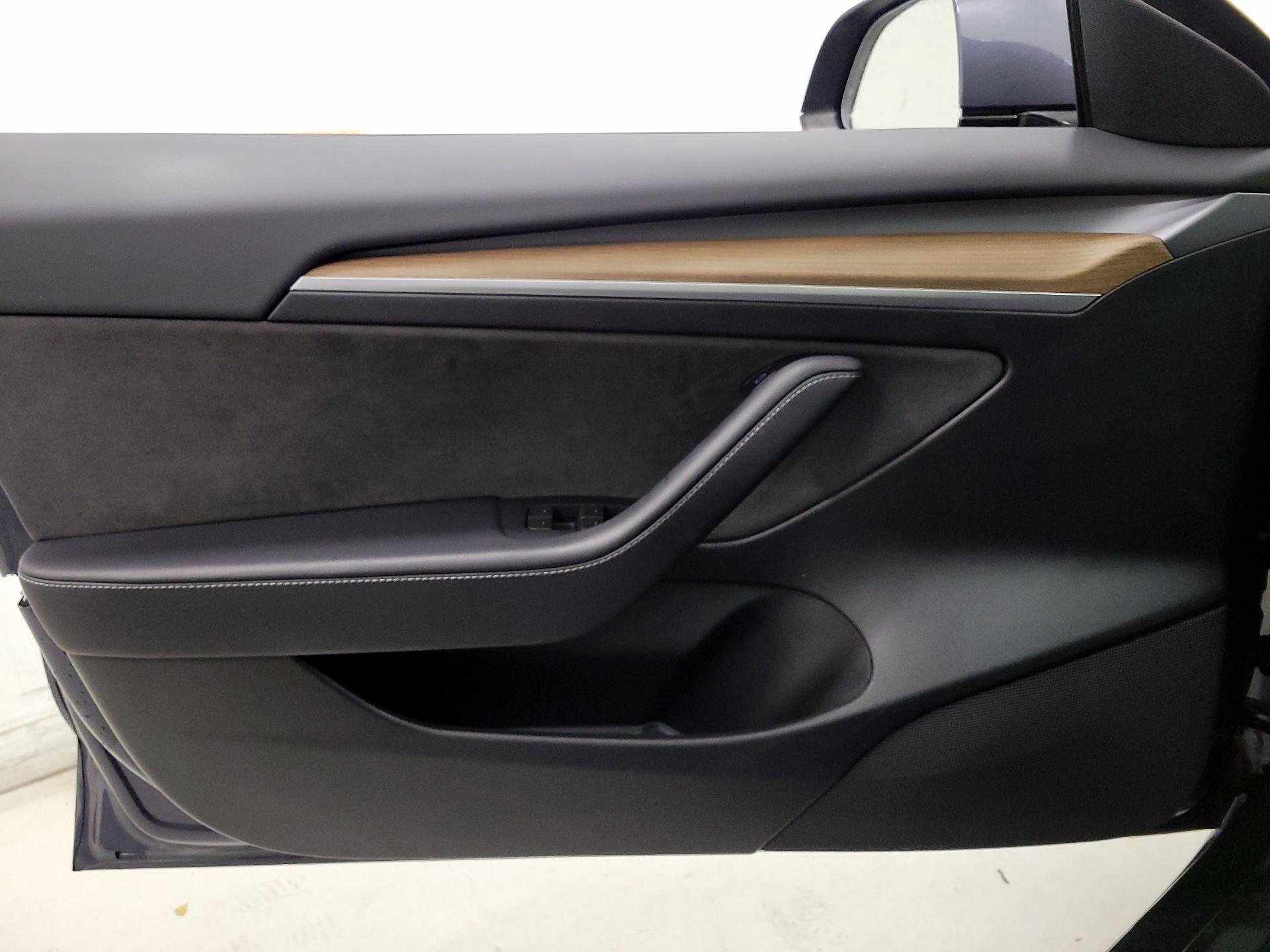 Thumbnail: 2023 Tesla Model 3 - 12