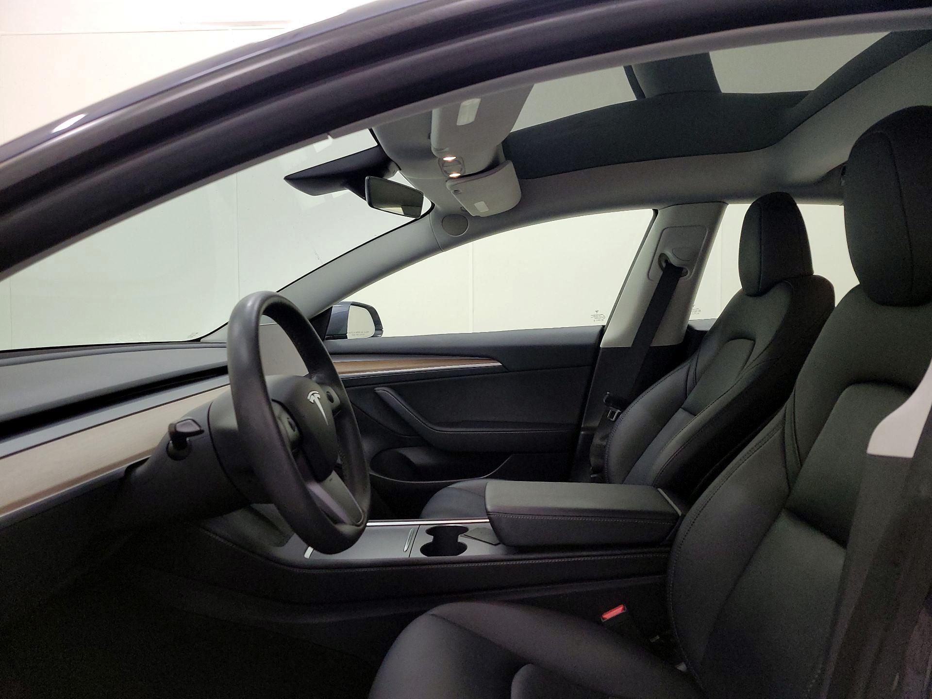 Thumbnail: 2023 Tesla Model 3 - 18