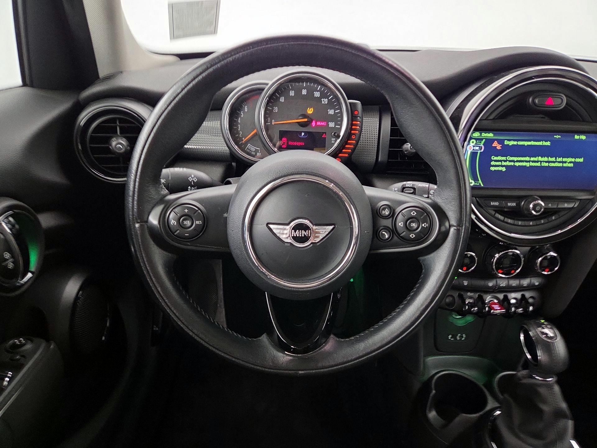 Thumbnail: 2015 MINI Cooper Hardtop - 10