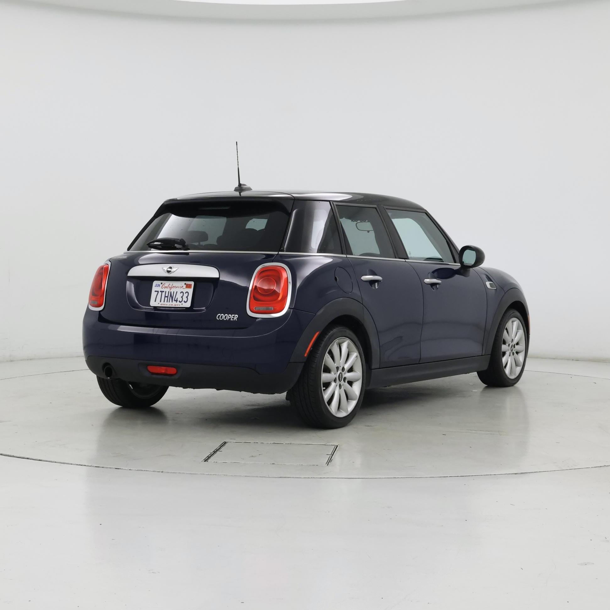 Thumbnail: 2015 MINI Cooper Hardtop - 8