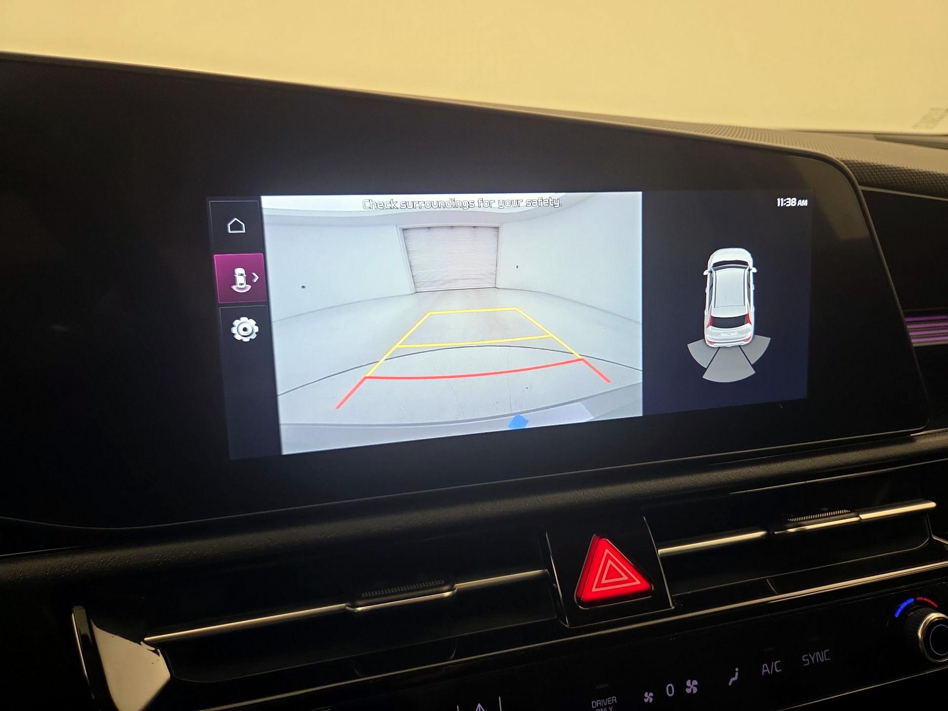 Thumbnail: 2023 Kia Niro - 15