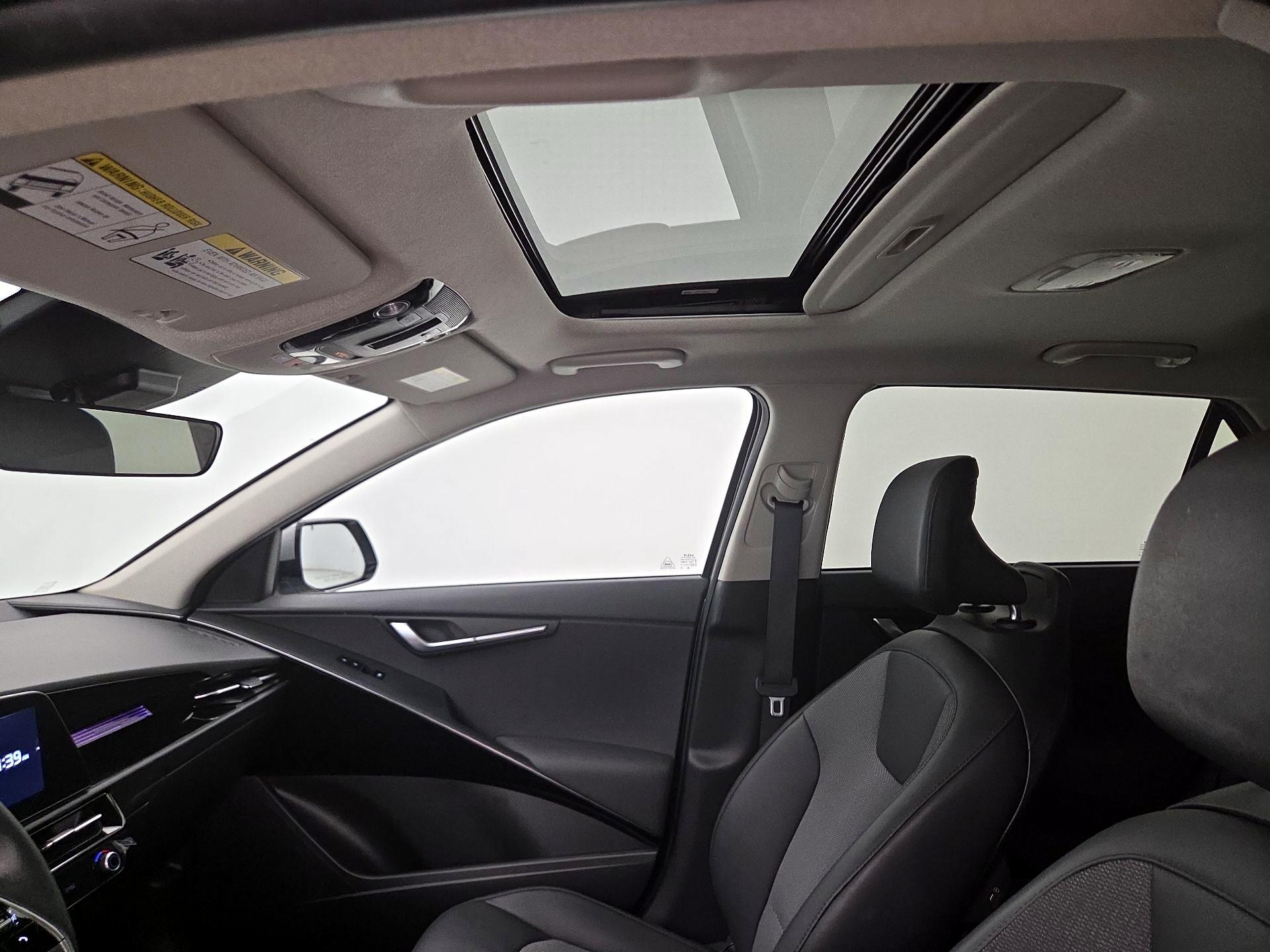 Thumbnail: 2023 Kia Niro - 20