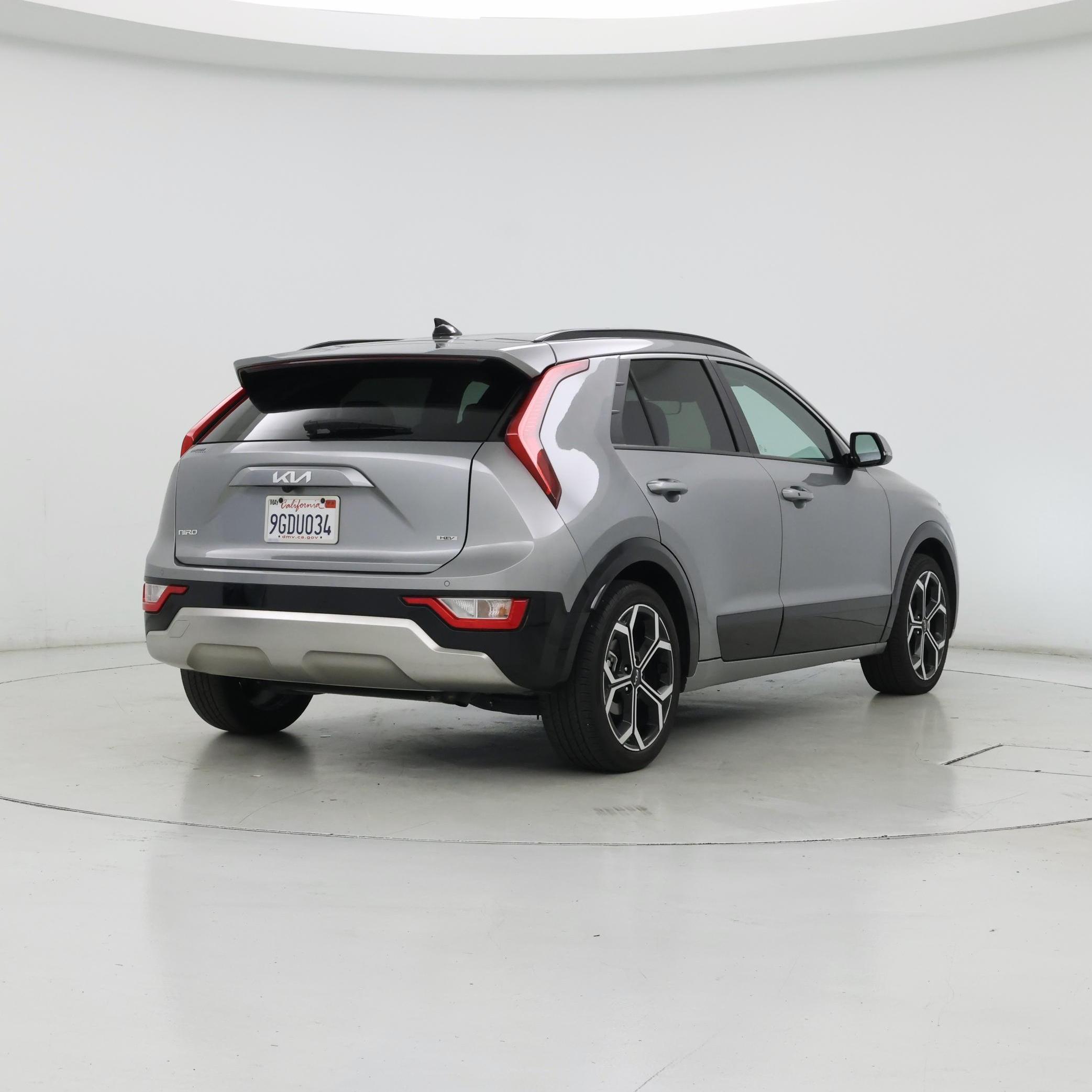 Thumbnail: 2023 Kia Niro - 8