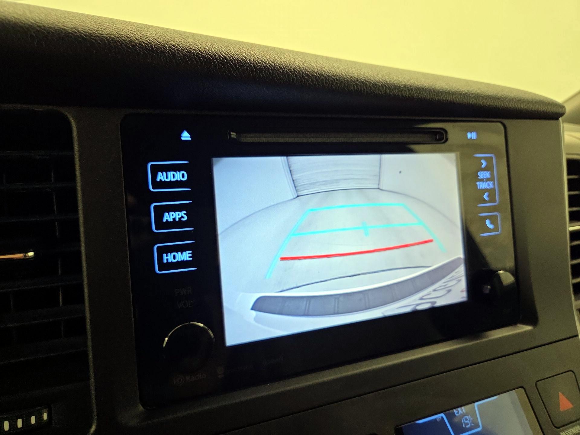 Thumbnail: 2017 Toyota Sienna - 14