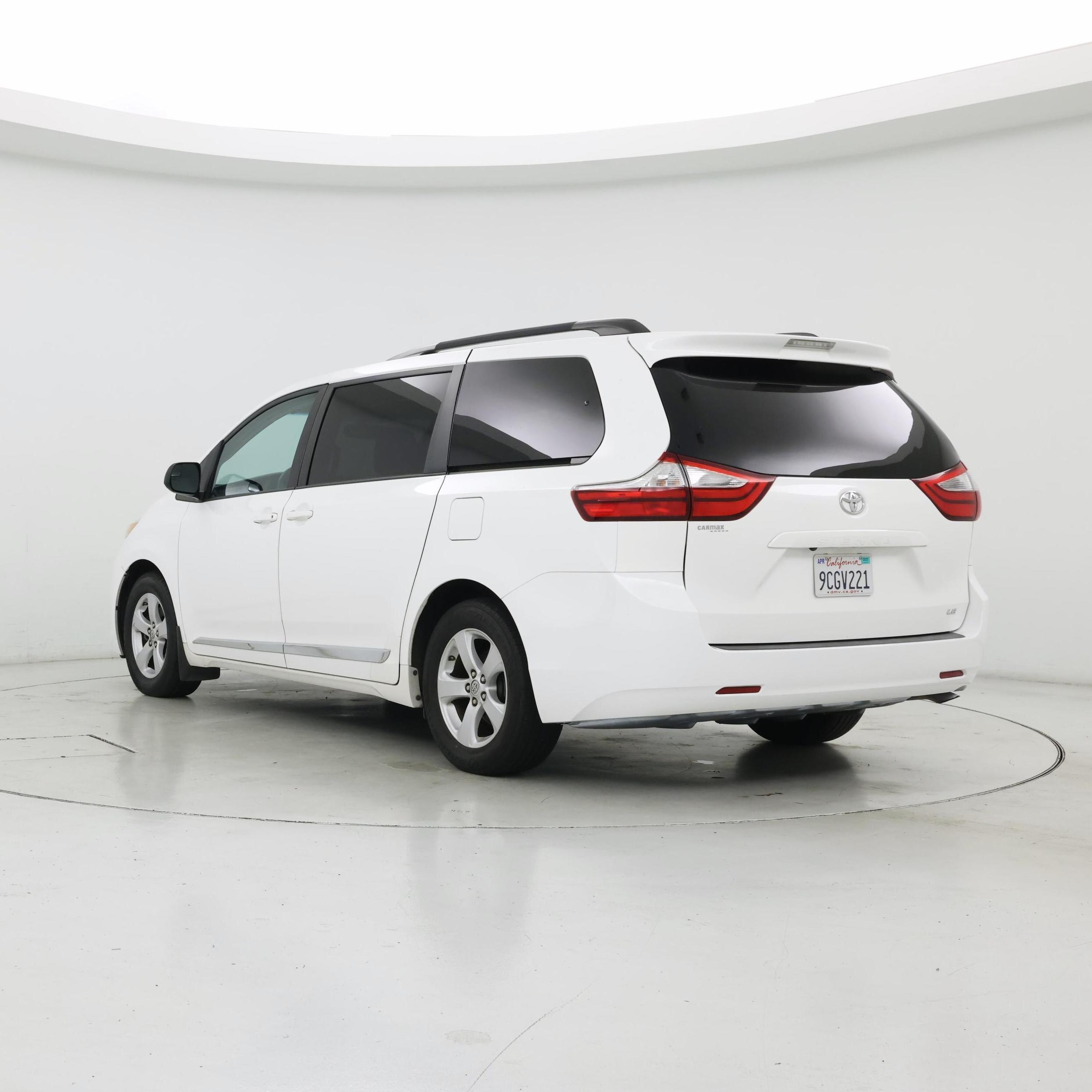 Thumbnail: 2017 Toyota Sienna - 2