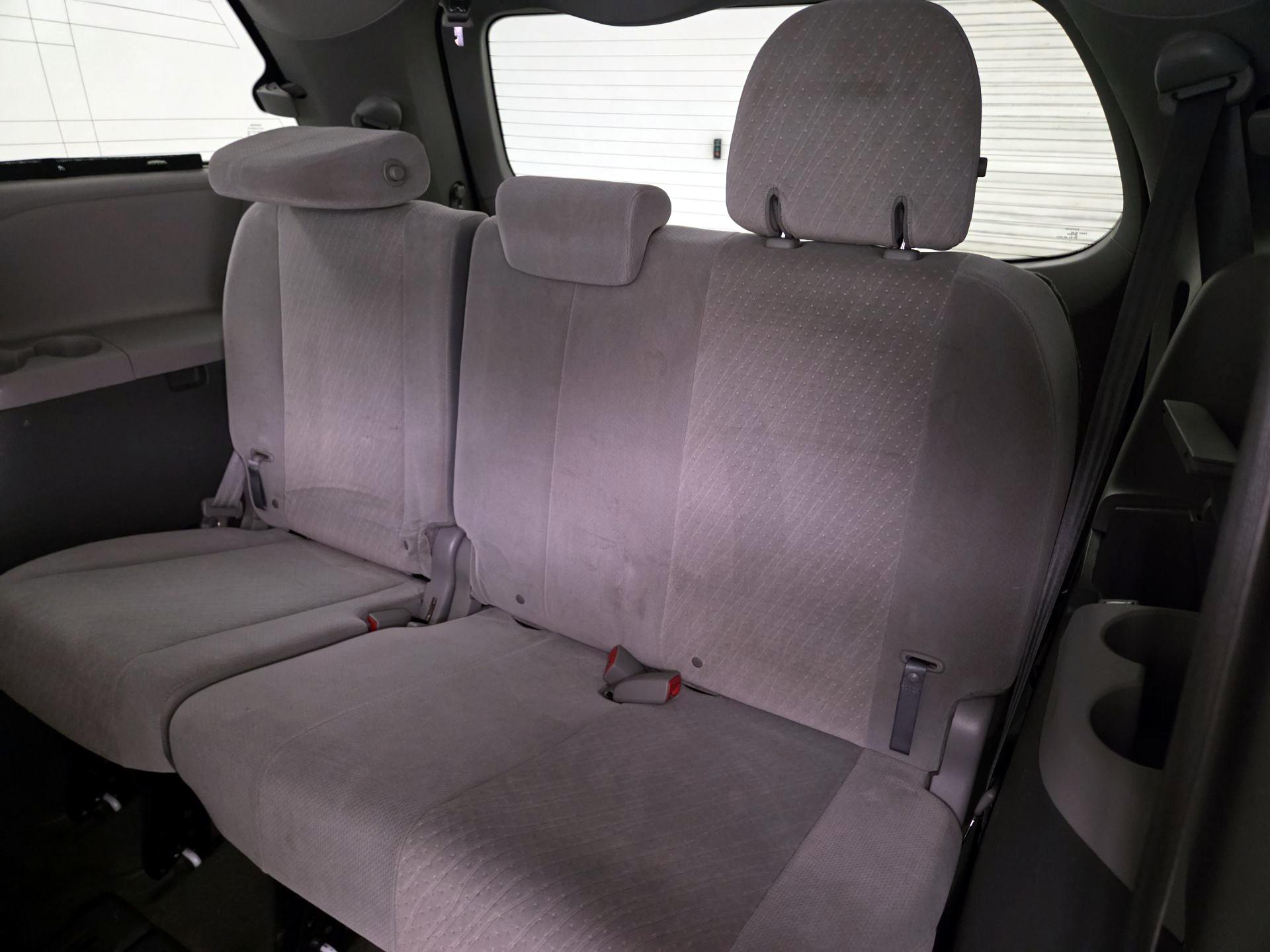 Thumbnail: 2017 Toyota Sienna - 20