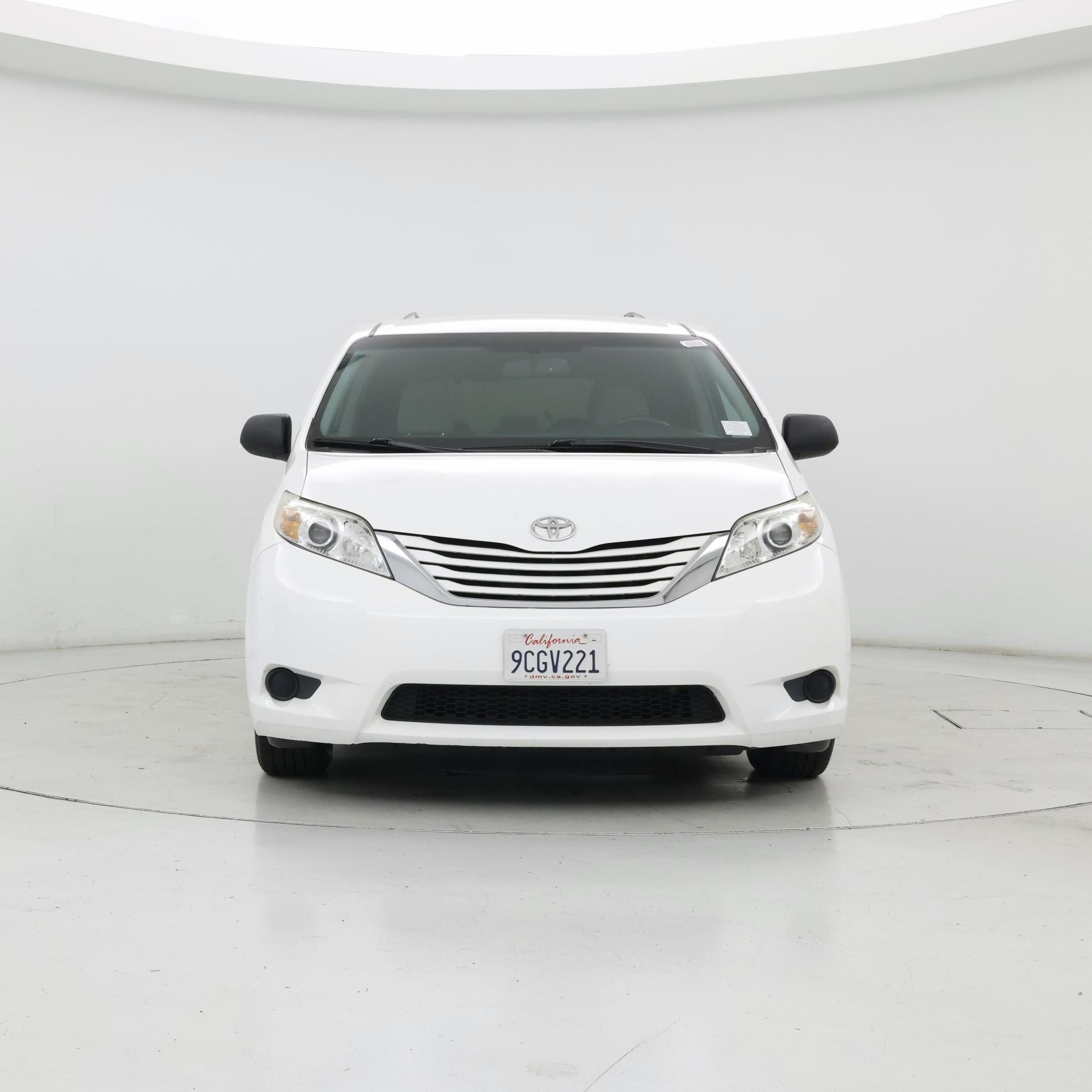 Thumbnail: 2017 Toyota Sienna - 5