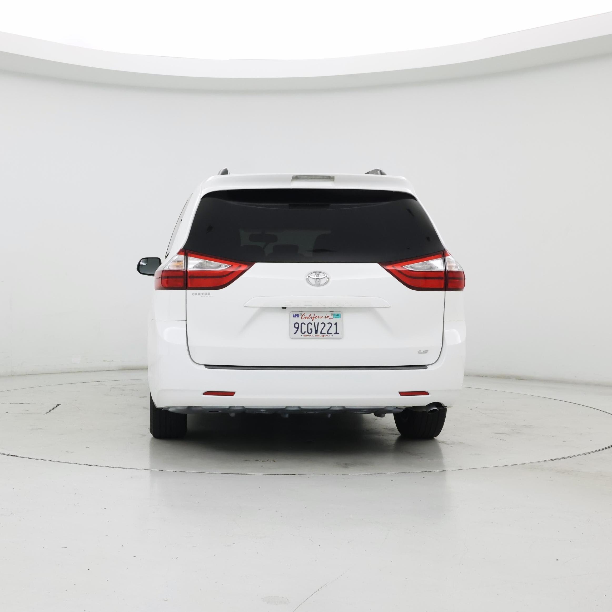 Thumbnail: 2017 Toyota Sienna - 6