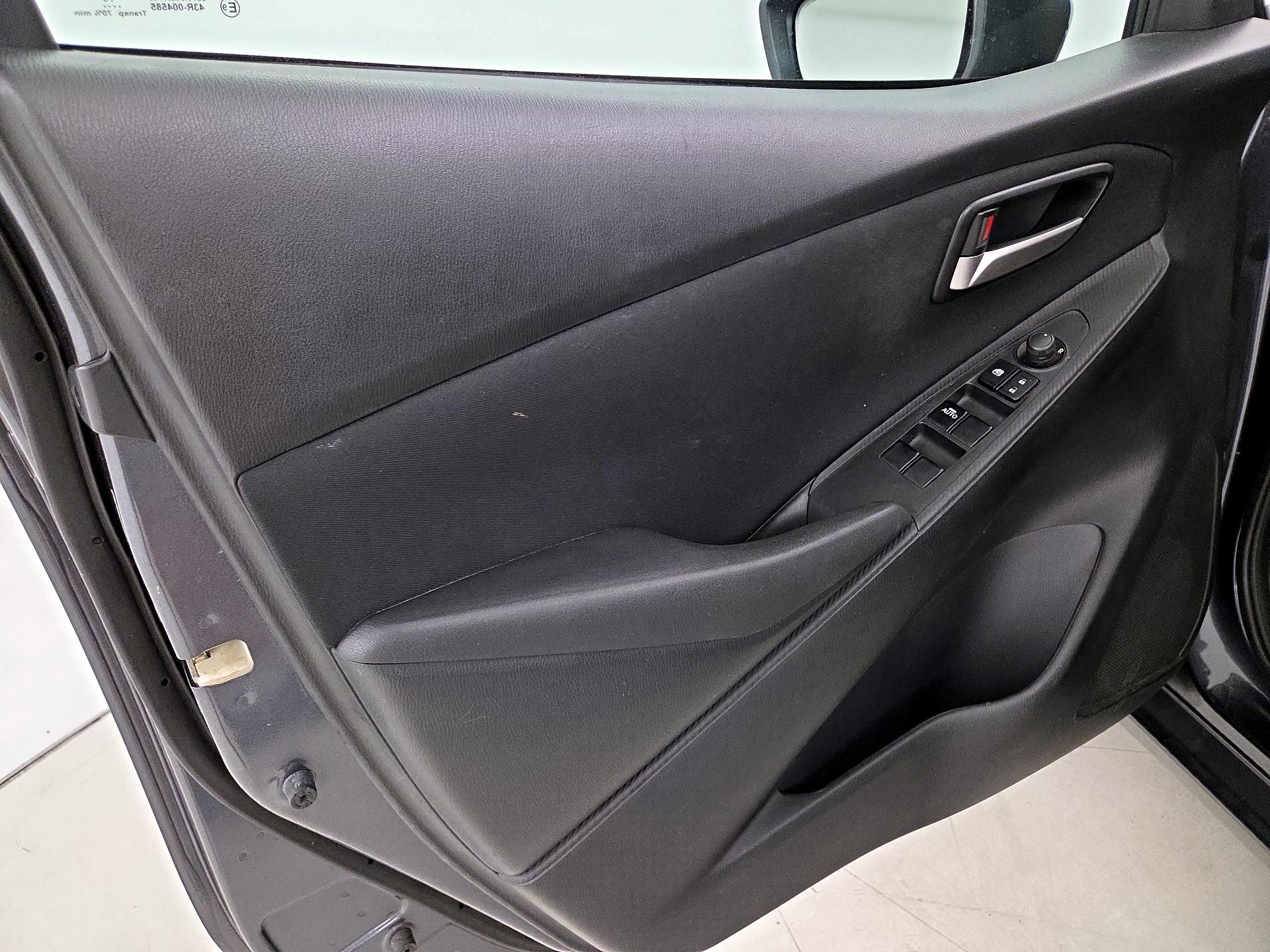 Thumbnail: 2019 Toyota Yaris - 12