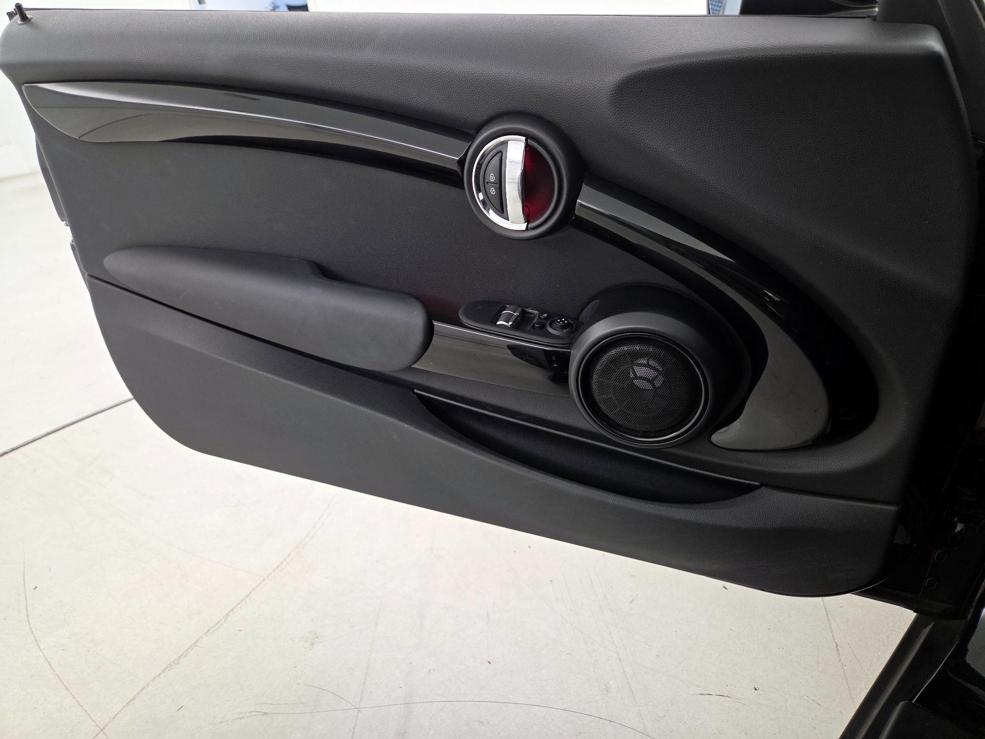 Thumbnail: 2020 MINI Cooper Hardtop - 12