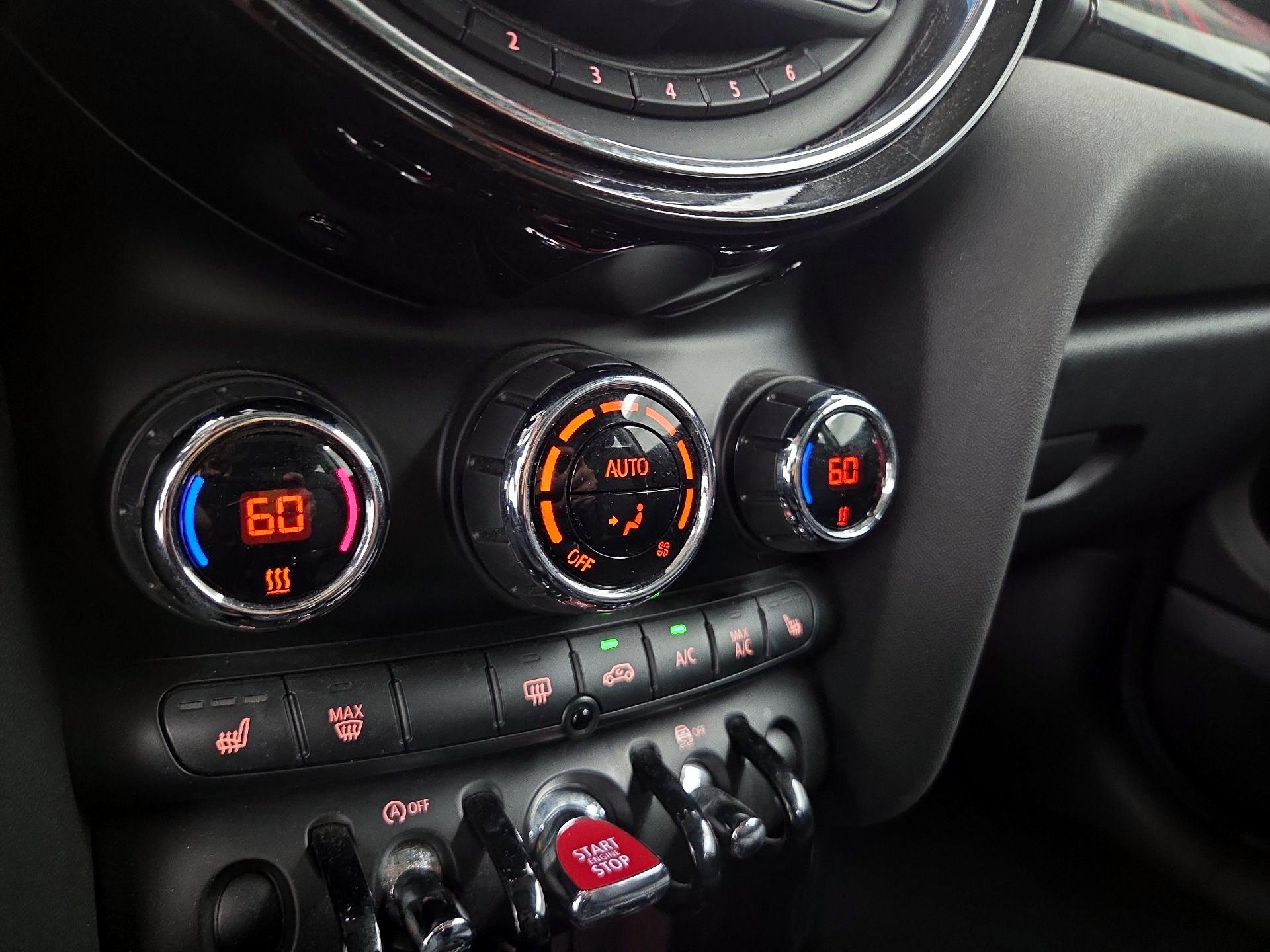 Thumbnail: 2020 MINI Cooper Hardtop - 17