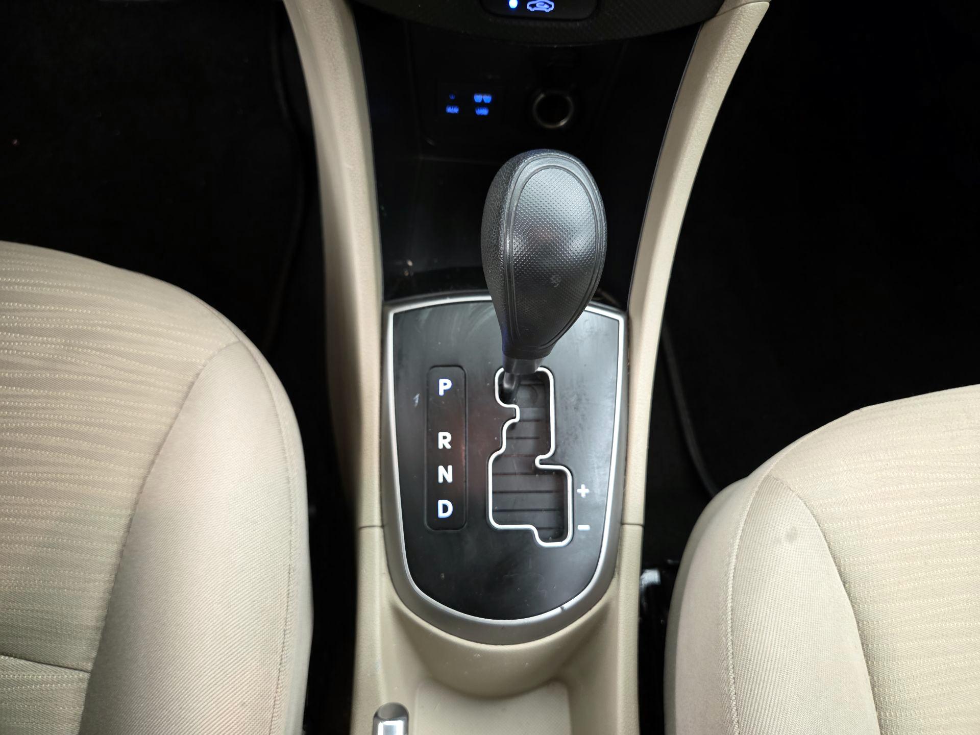 Thumbnail: 2015 Hyundai Accent - 16