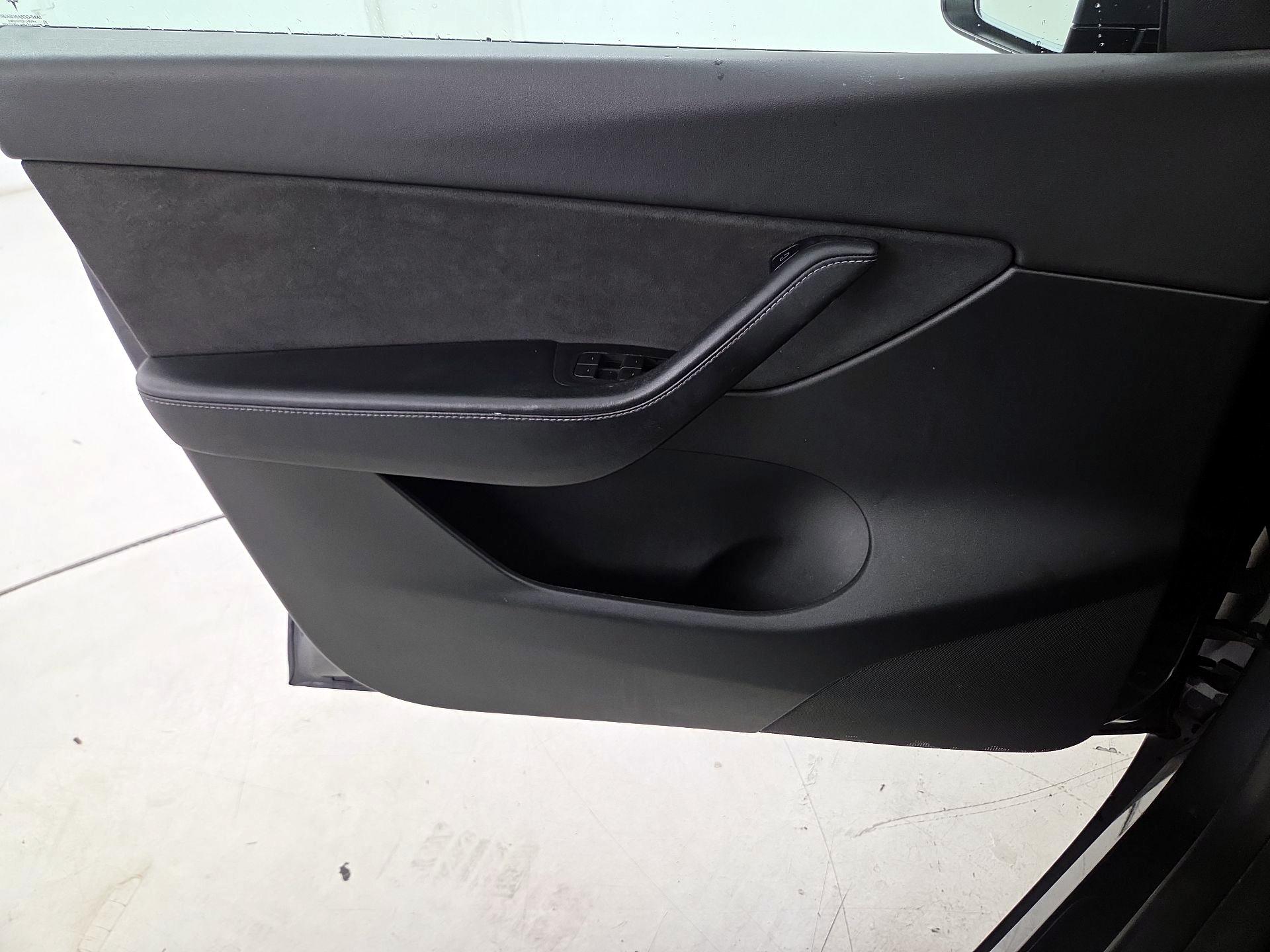 Thumbnail: 2022 Tesla Model Y - 12