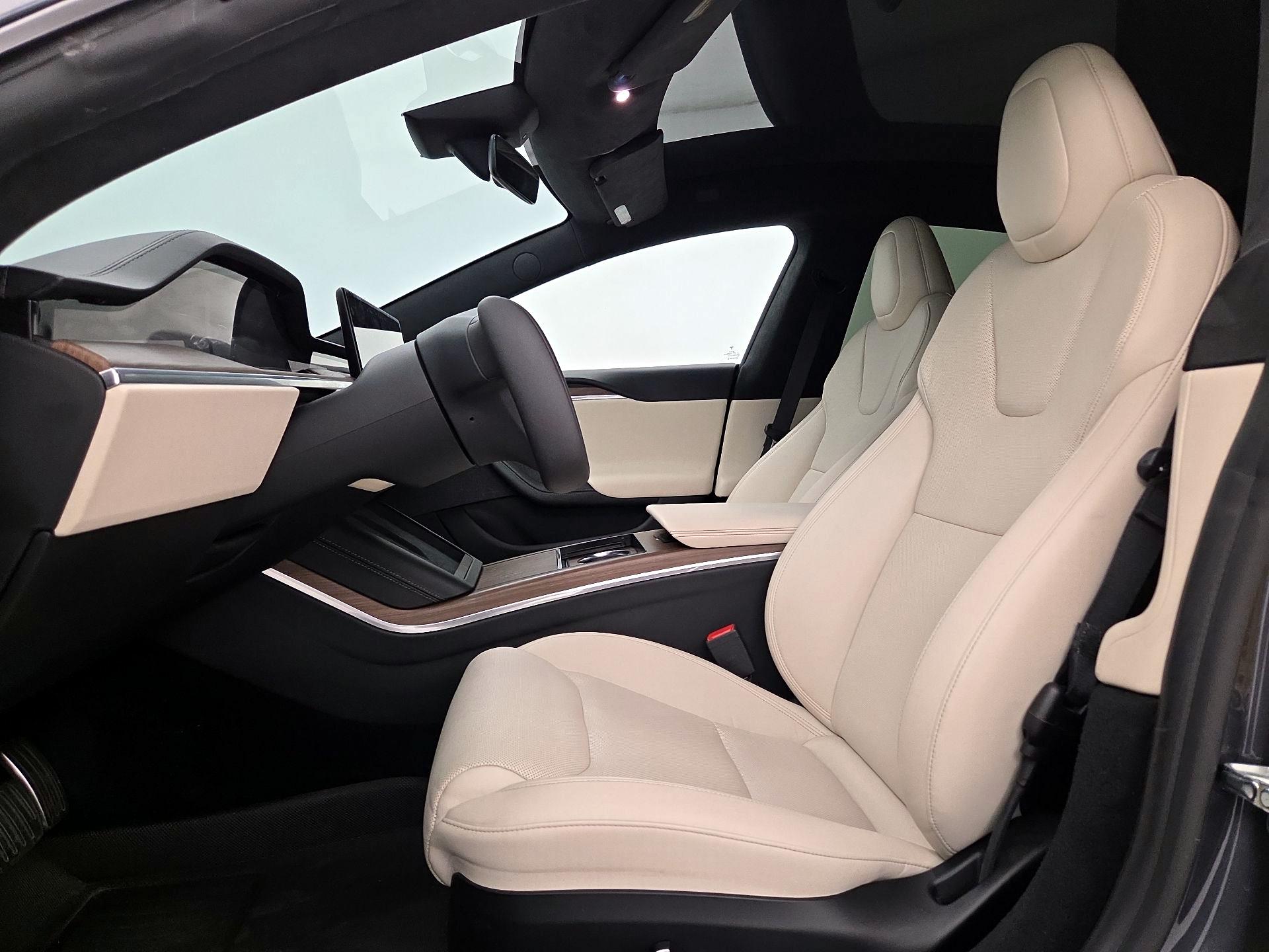 Thumbnail: 2022 Tesla Model S - 11