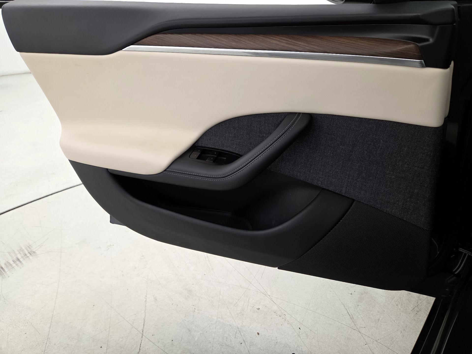 Thumbnail: 2022 Tesla Model S - 12