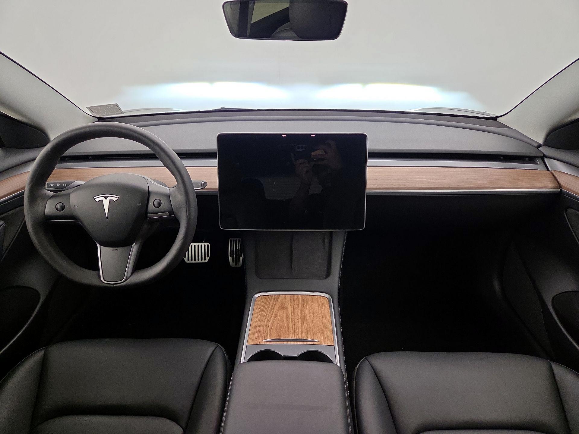 Thumbnail: 2023 Tesla Model 3 - 9