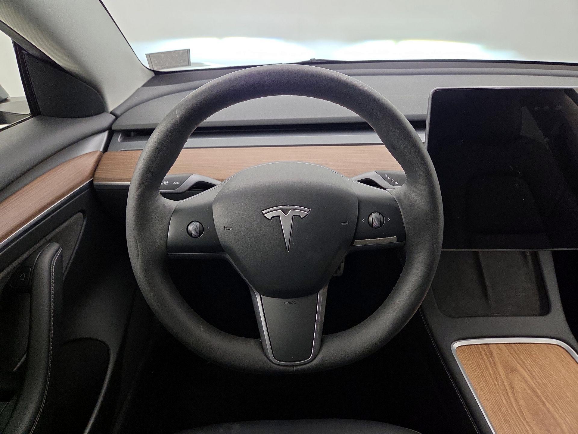 Thumbnail: 2023 Tesla Model 3 - 10