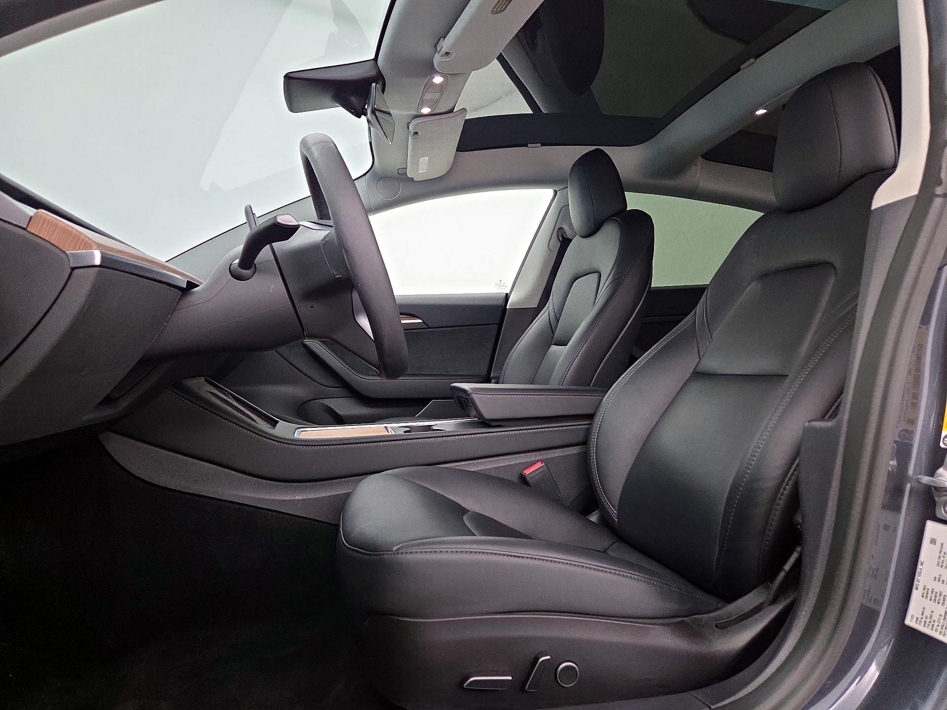 Thumbnail: 2023 Tesla Model 3 - 11