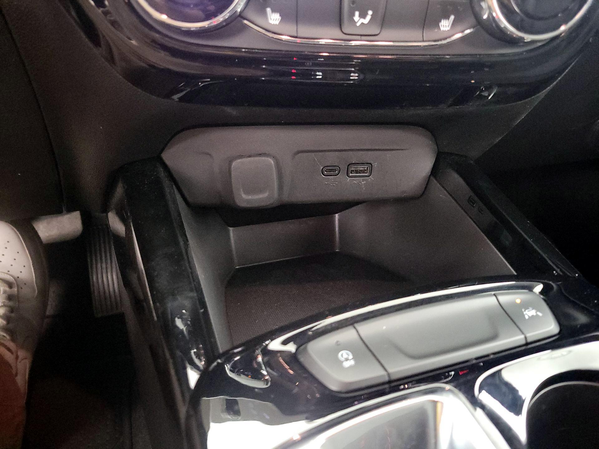 Thumbnail: 2025 Chevrolet Trax - 18