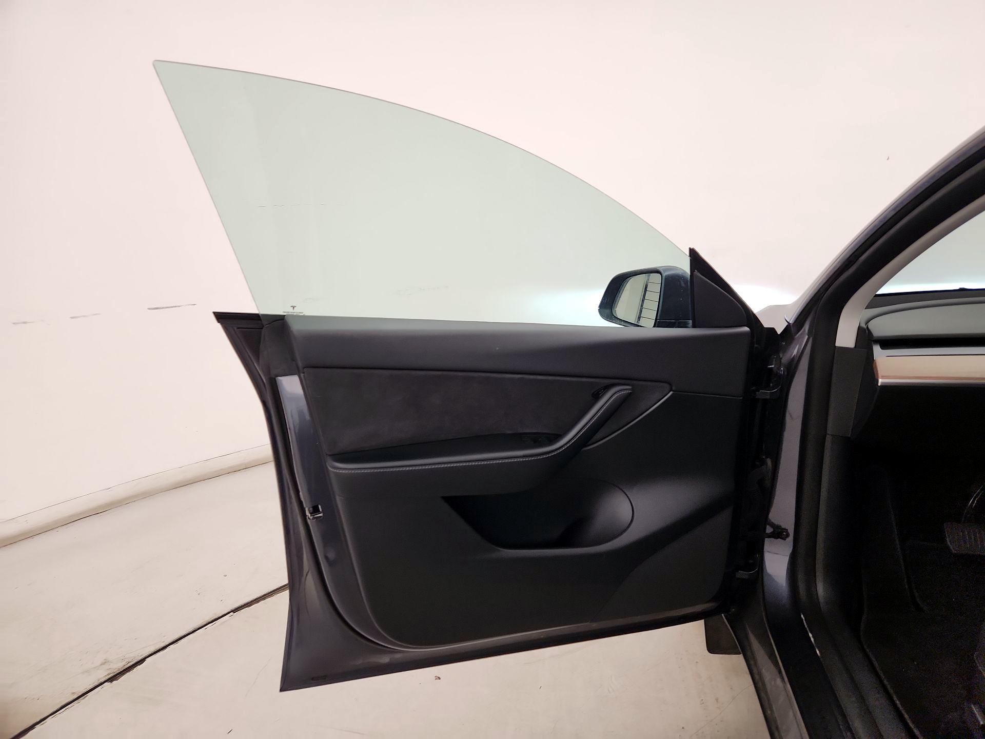 Thumbnail: 2021 Tesla Model Y - 12