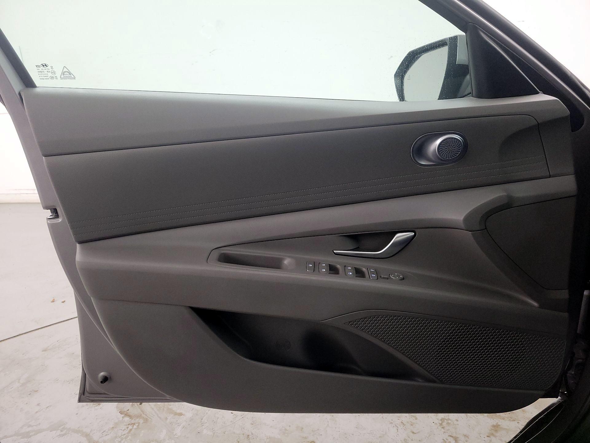 Thumbnail: 2023 Hyundai Elantra - 12