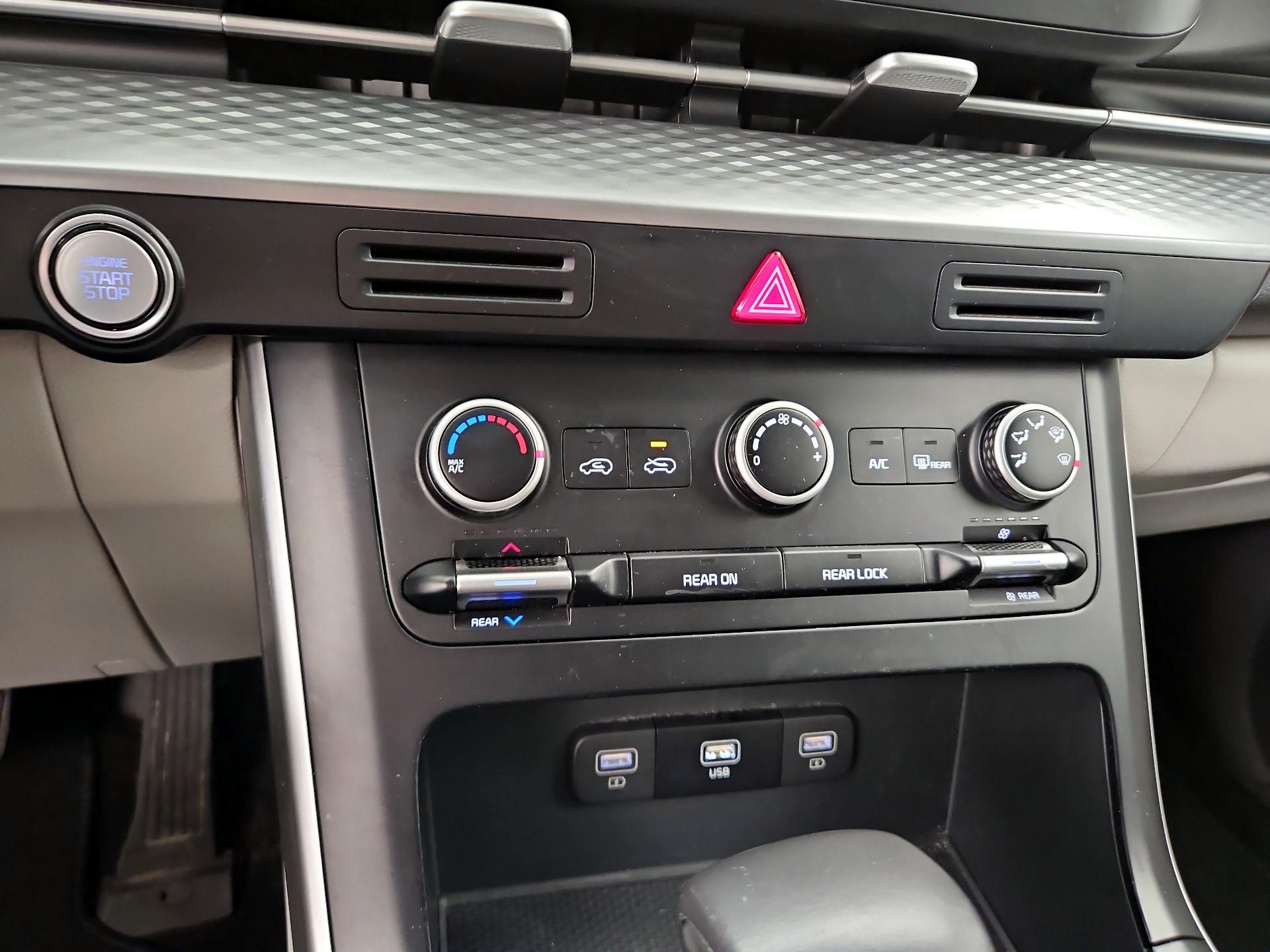 Thumbnail: 2024 Kia Carnival - 16