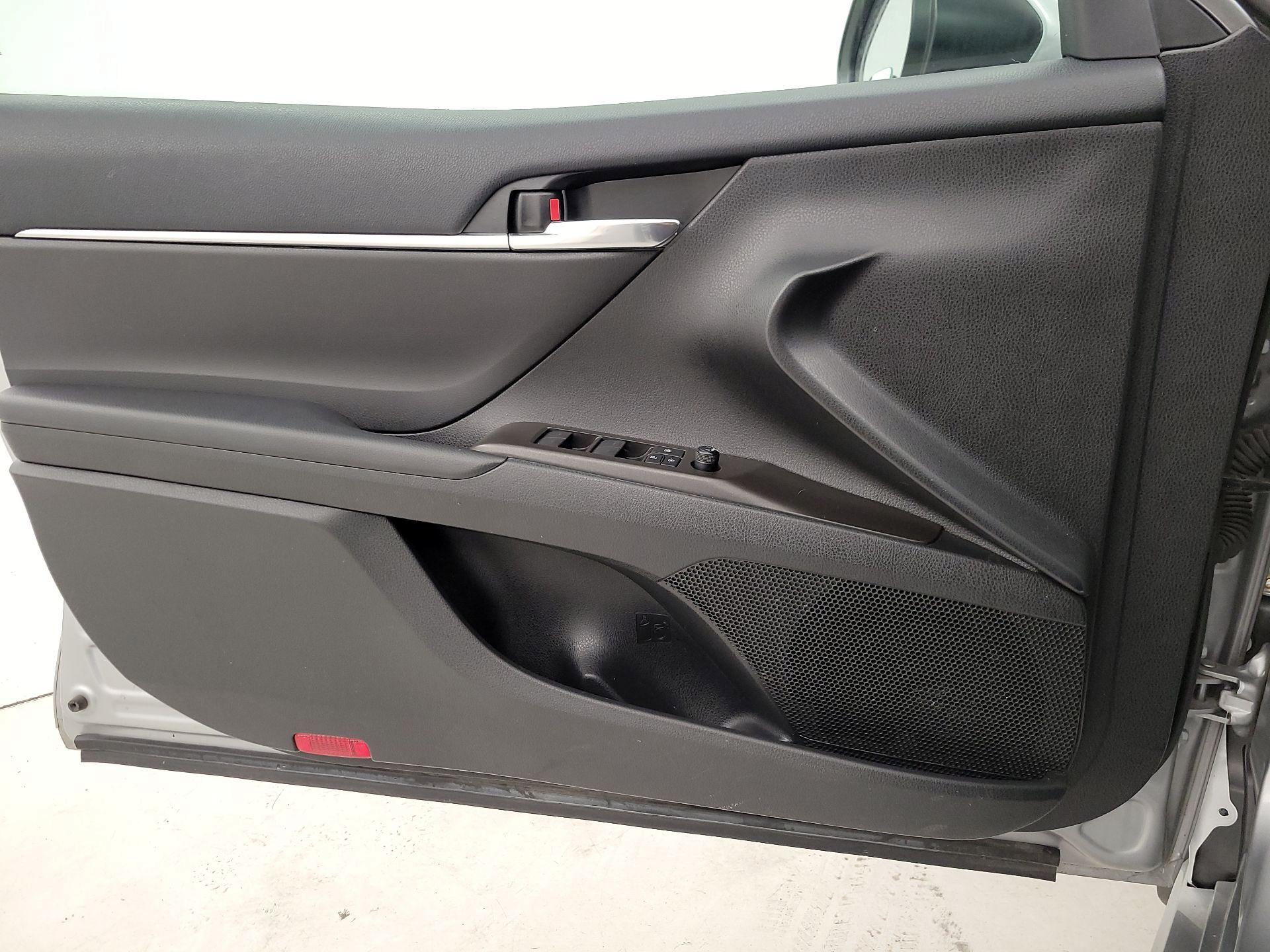 Thumbnail: 2022 Toyota Camry - 12