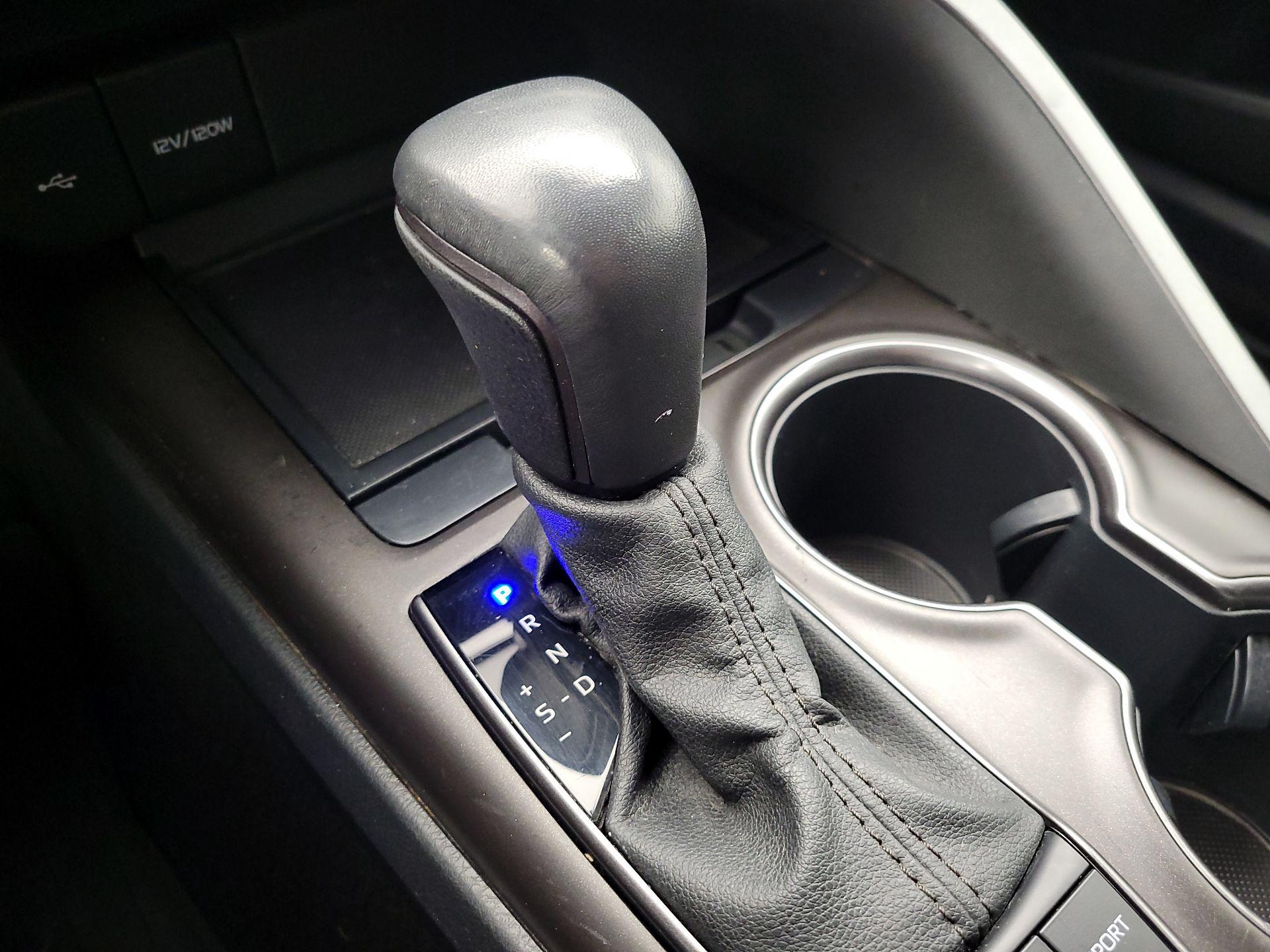 Thumbnail: 2022 Toyota Camry - 17