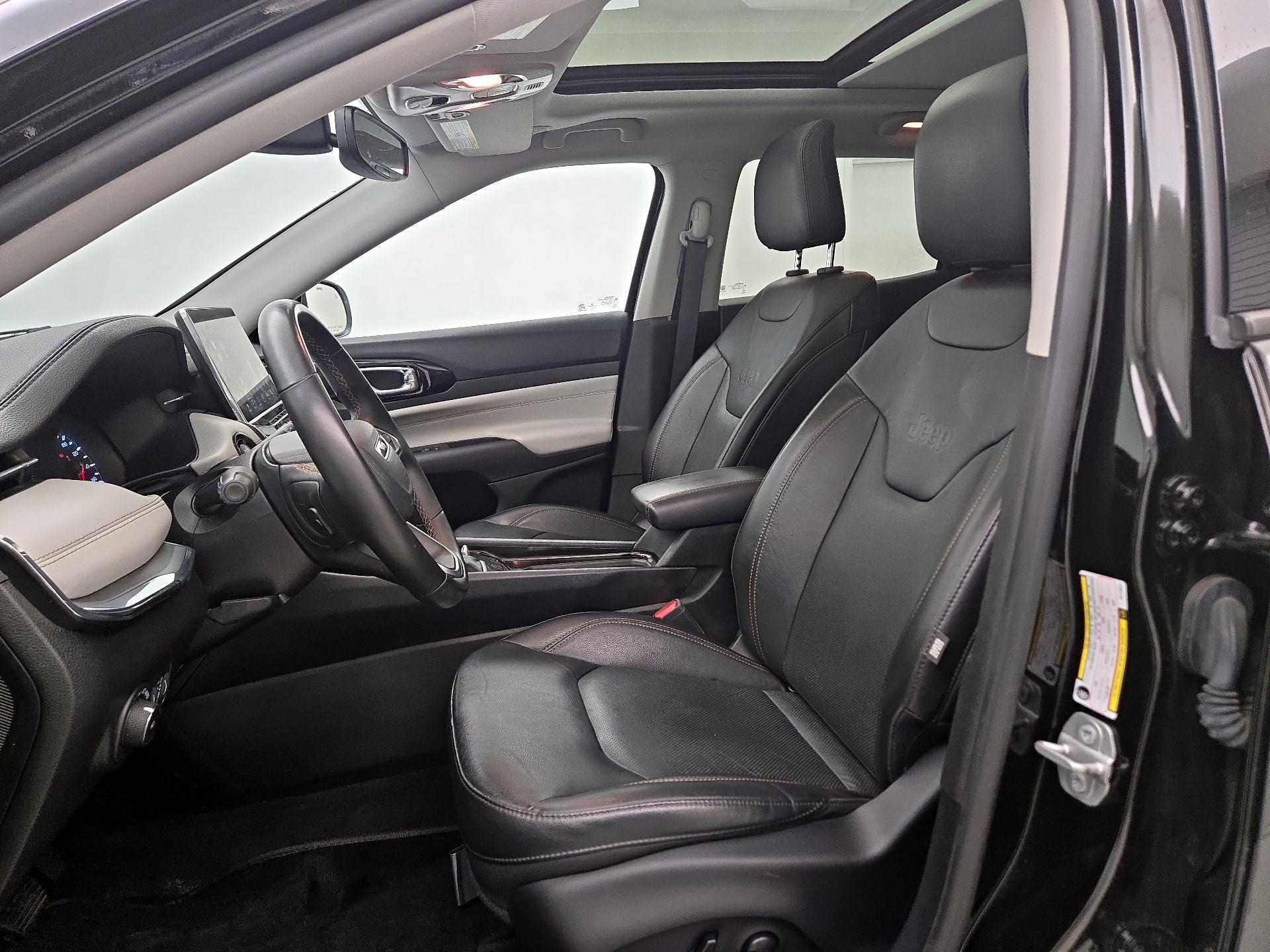 Thumbnail: 2022 Jeep Compass - 11