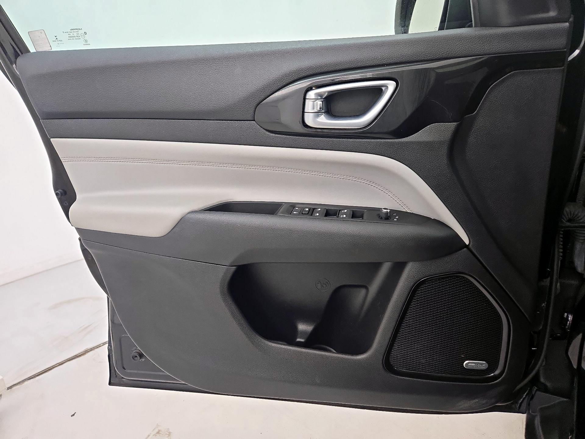 Thumbnail: 2022 Jeep Compass - 12