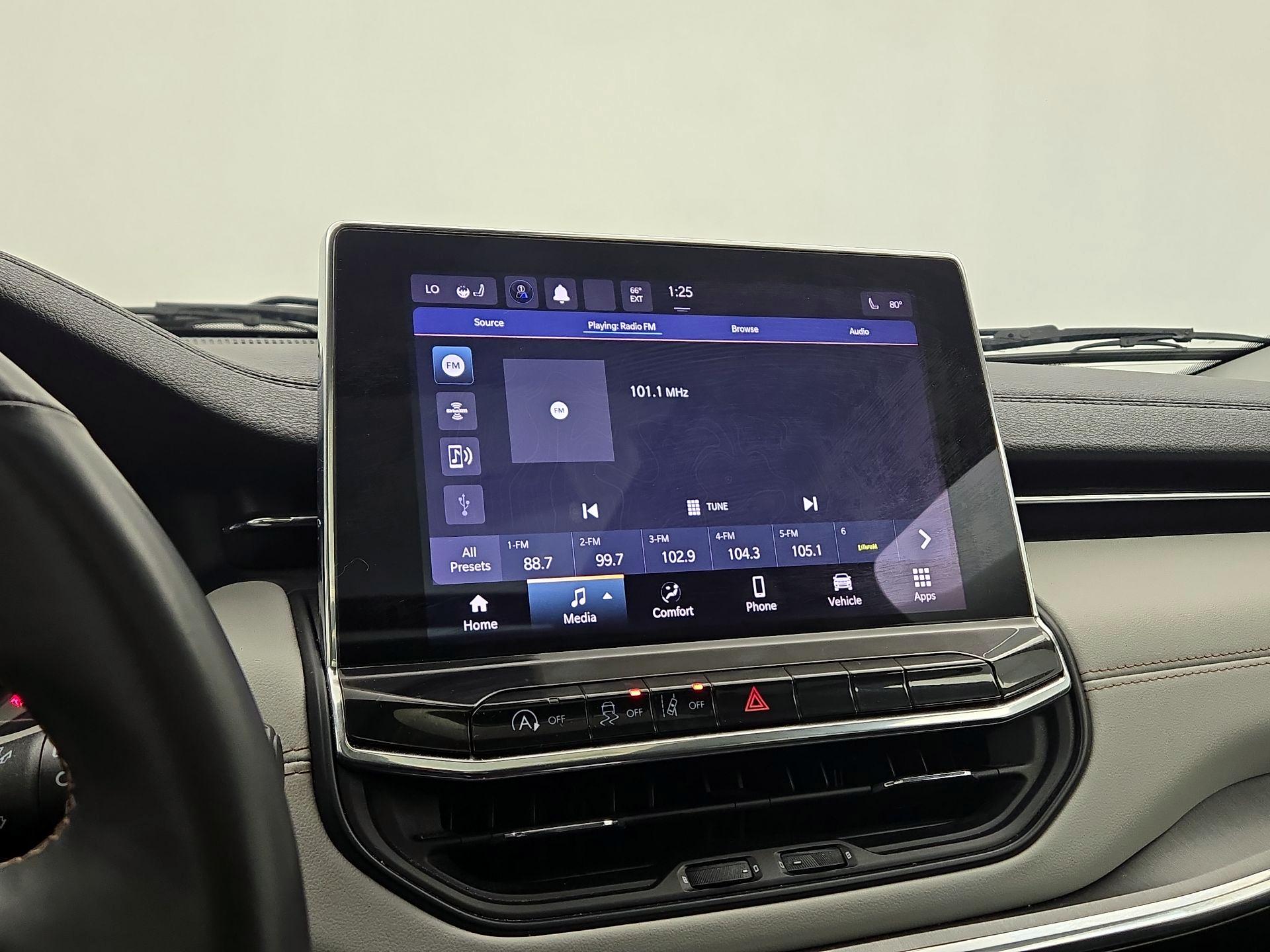 Thumbnail: 2022 Jeep Compass - 15