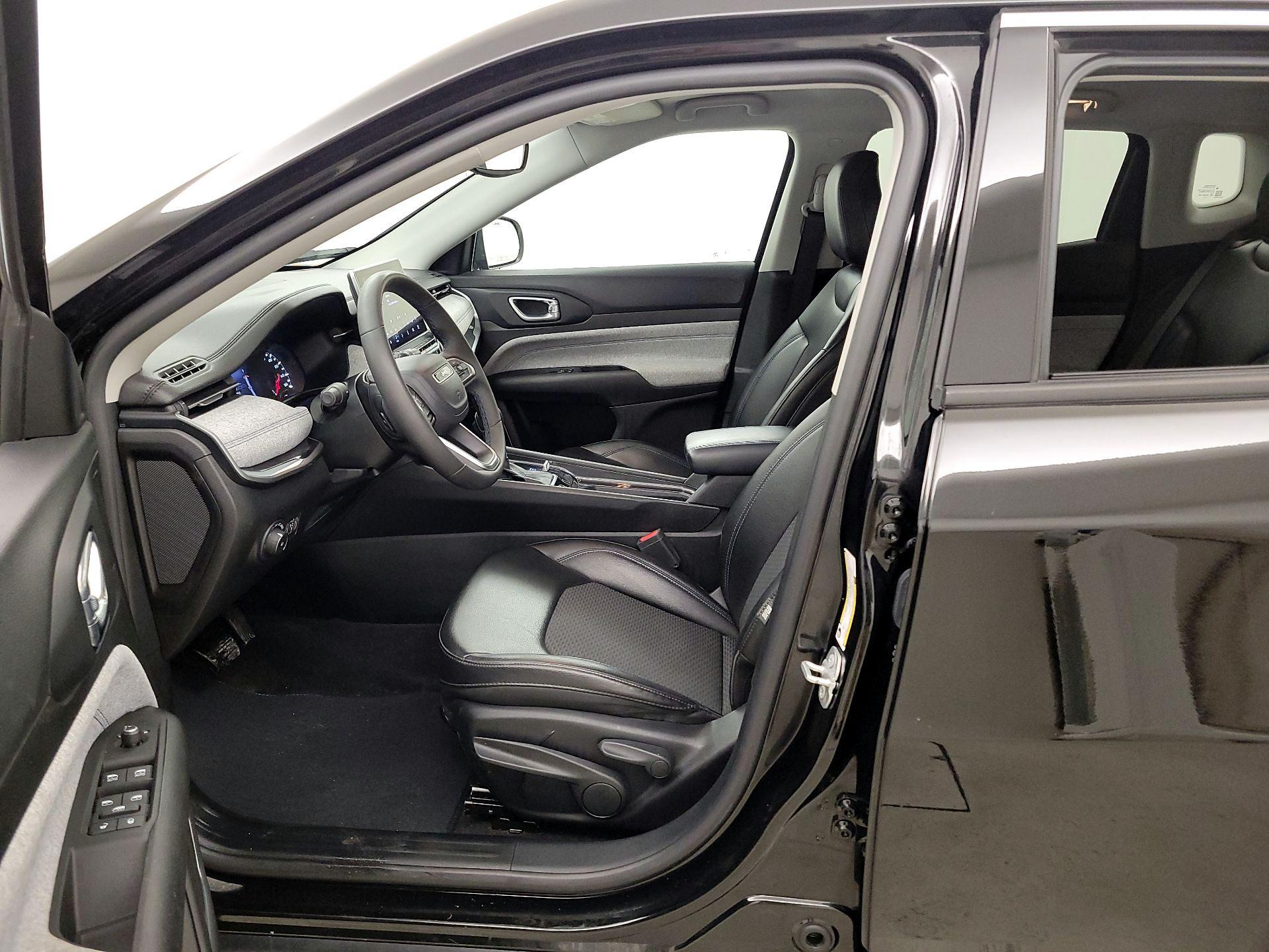 Thumbnail: 2022 Jeep Compass - 11