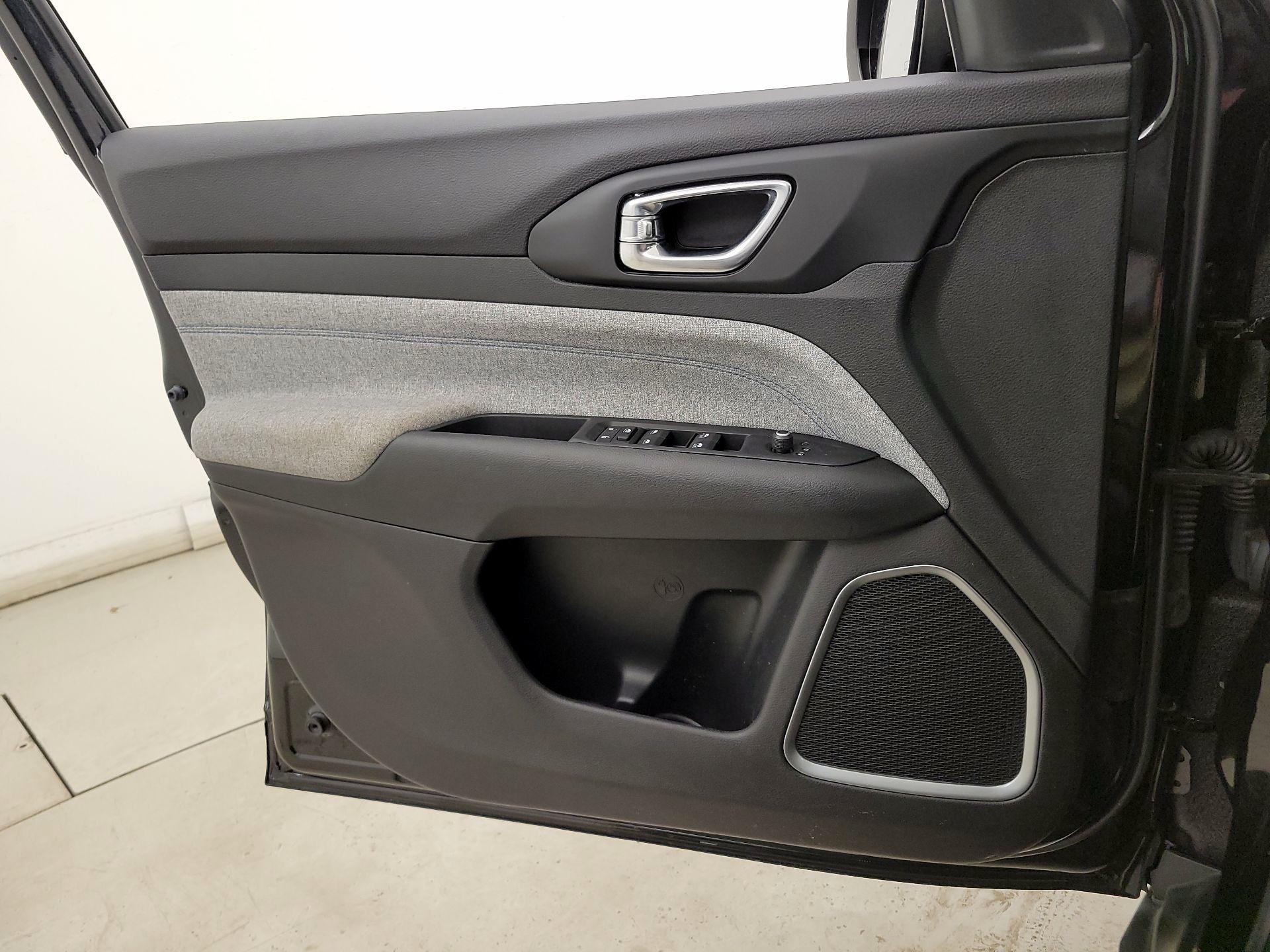 Thumbnail: 2022 Jeep Compass - 12