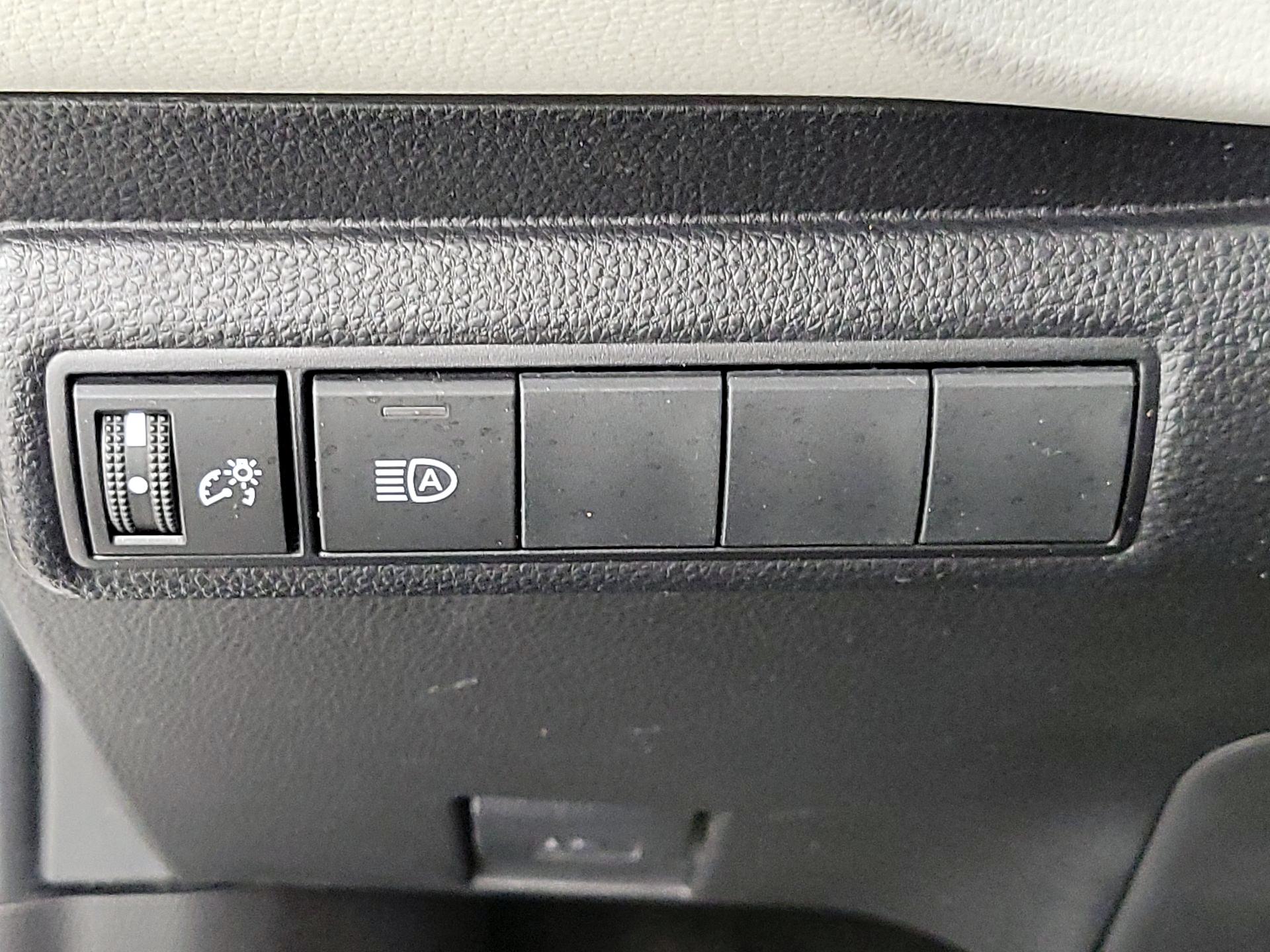 Thumbnail: 2023 Toyota Corolla - 13