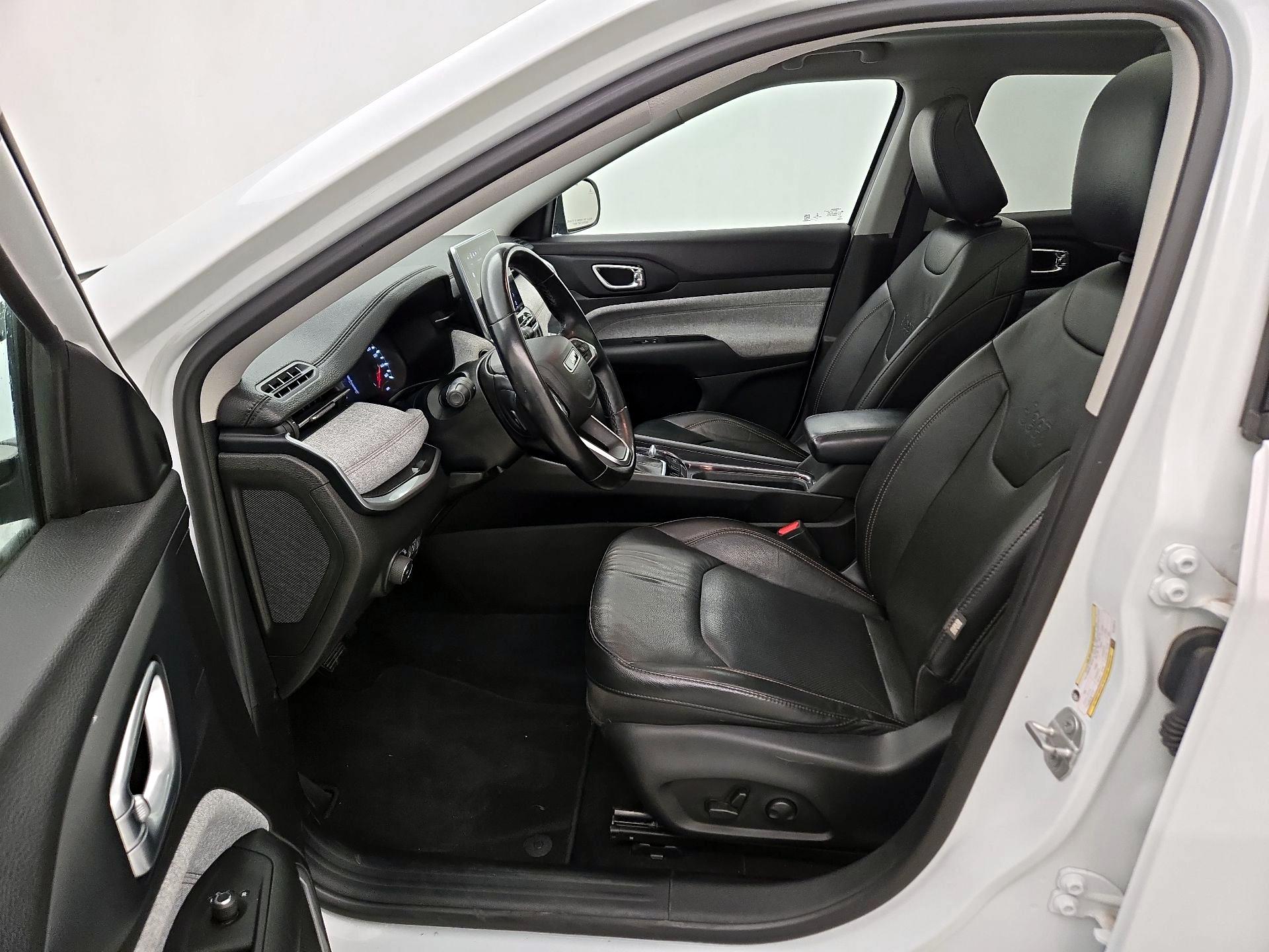 Thumbnail: 2022 Jeep Compass - 11