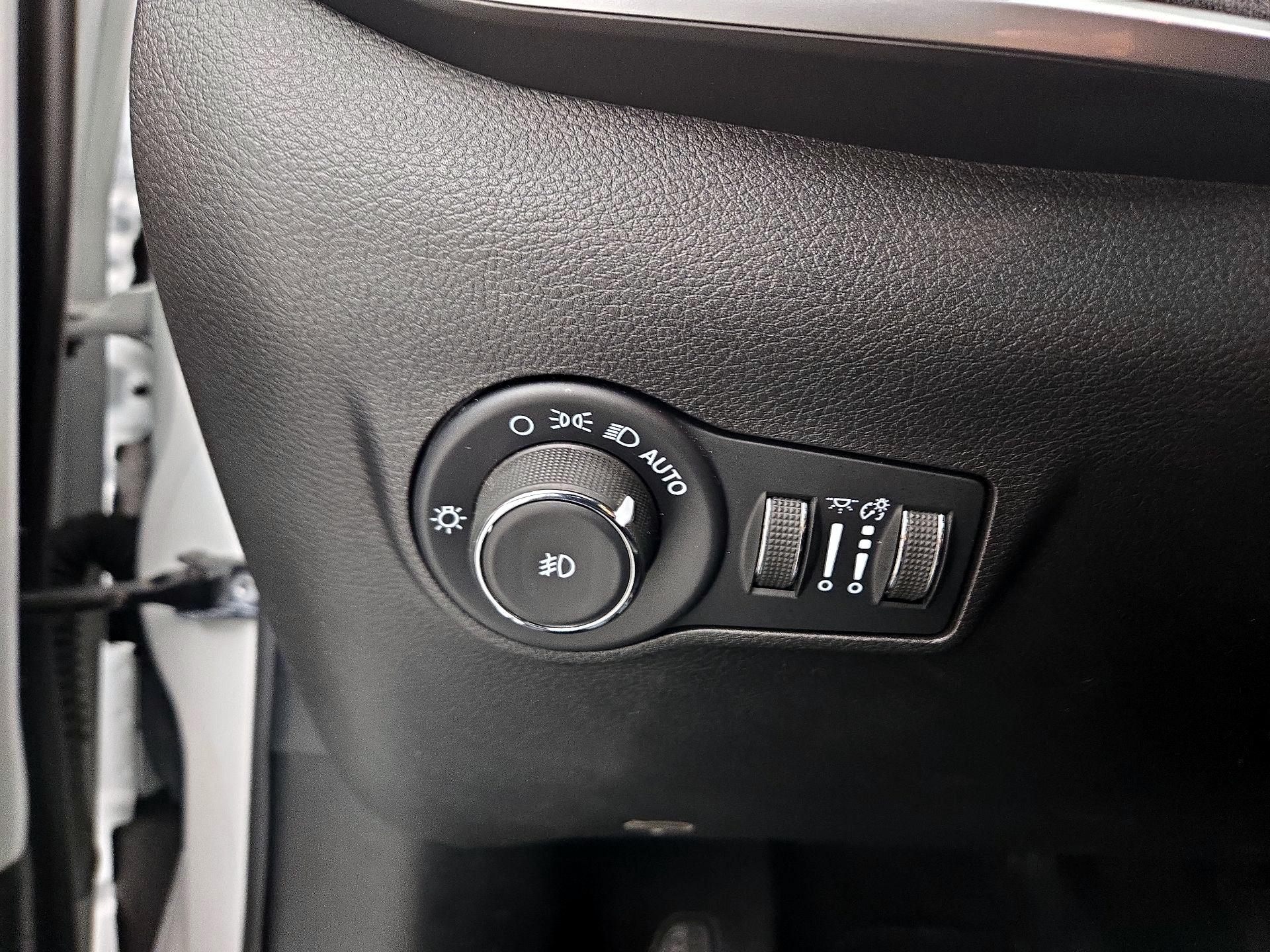 Thumbnail: 2022 Jeep Compass - 13