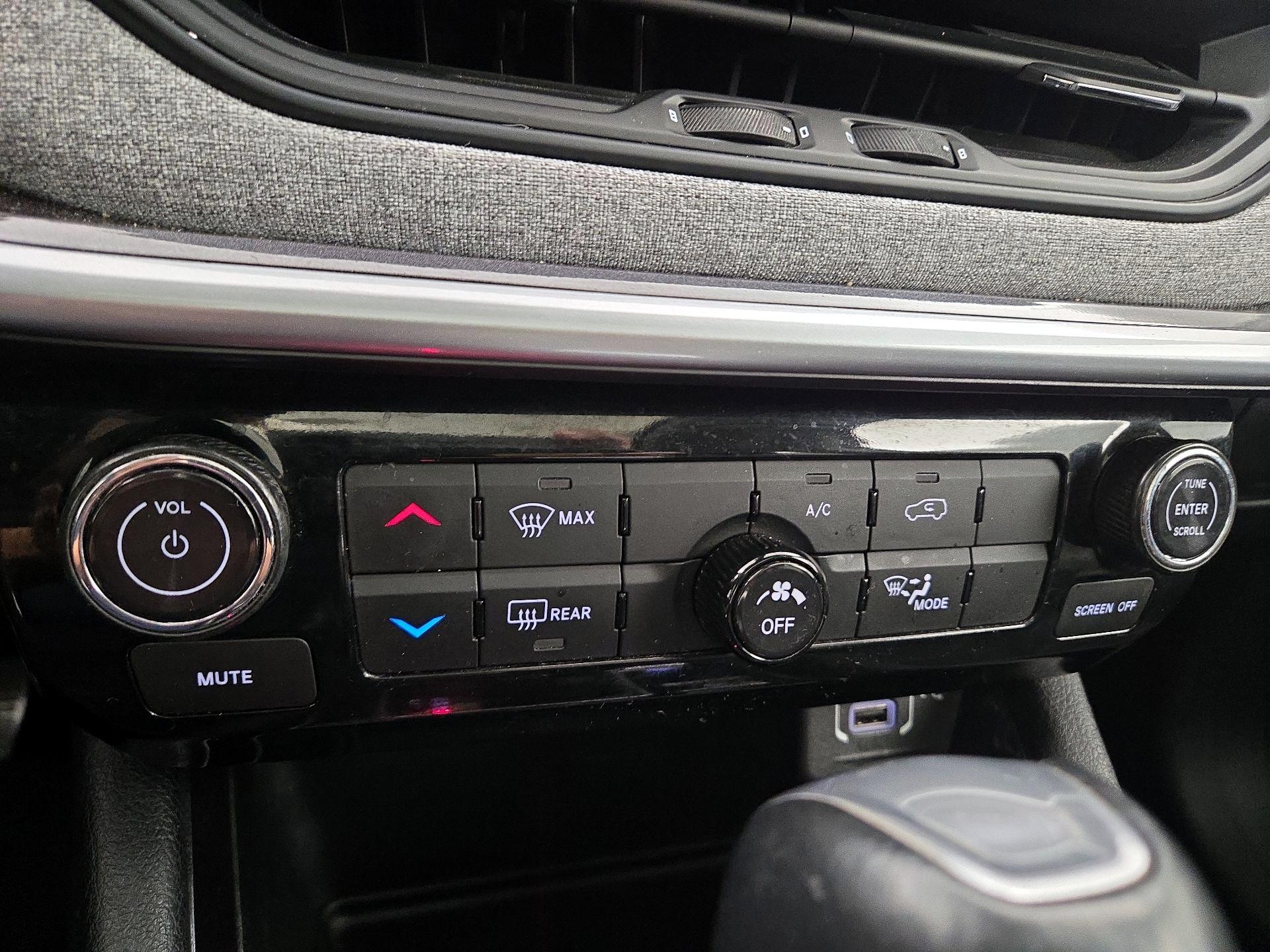 Thumbnail: 2022 Jeep Compass - 16