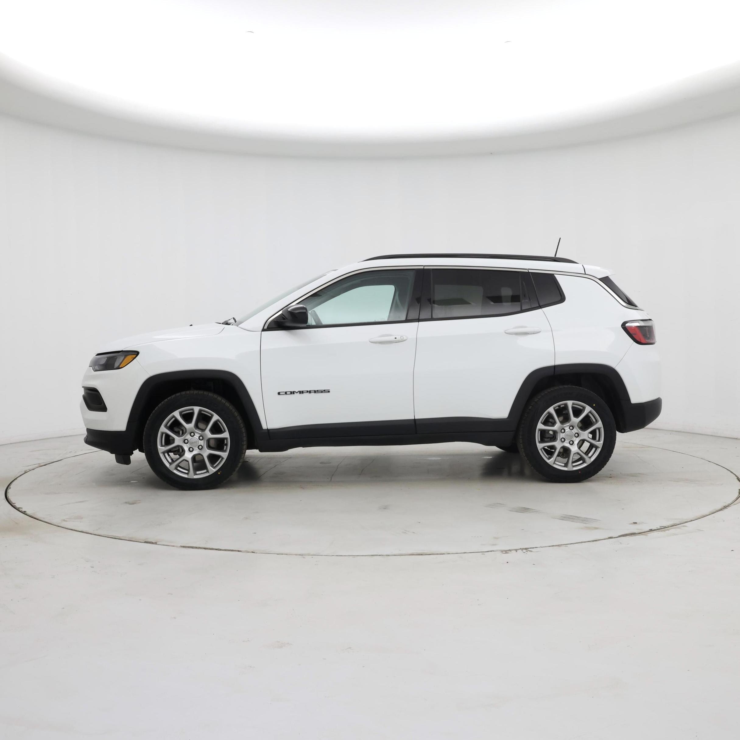 Thumbnail: 2022 Jeep Compass - 3