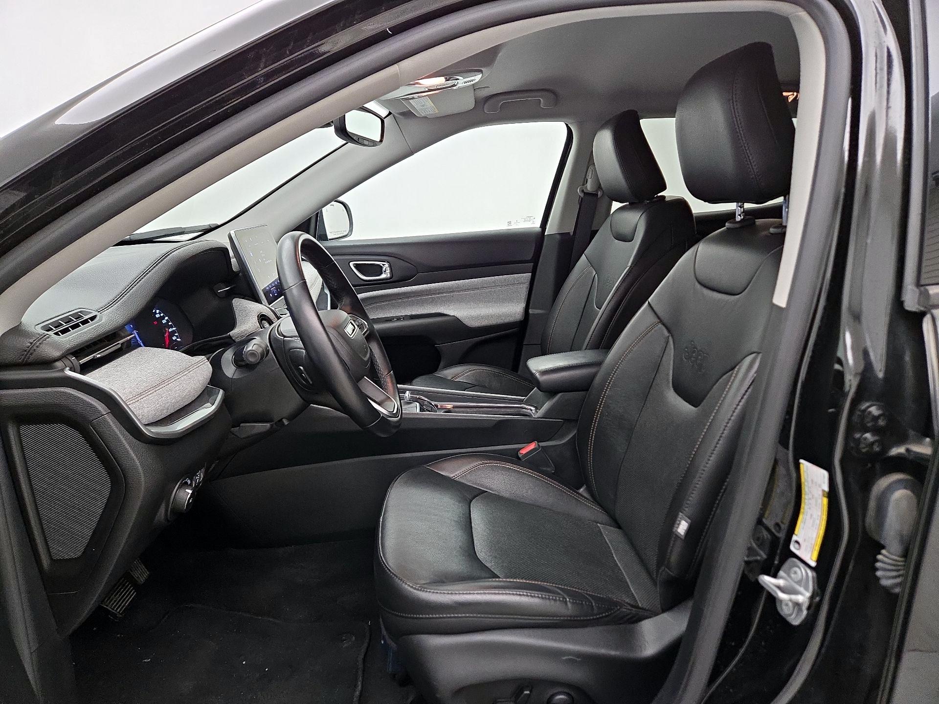 Thumbnail: 2022 Jeep Compass - 11