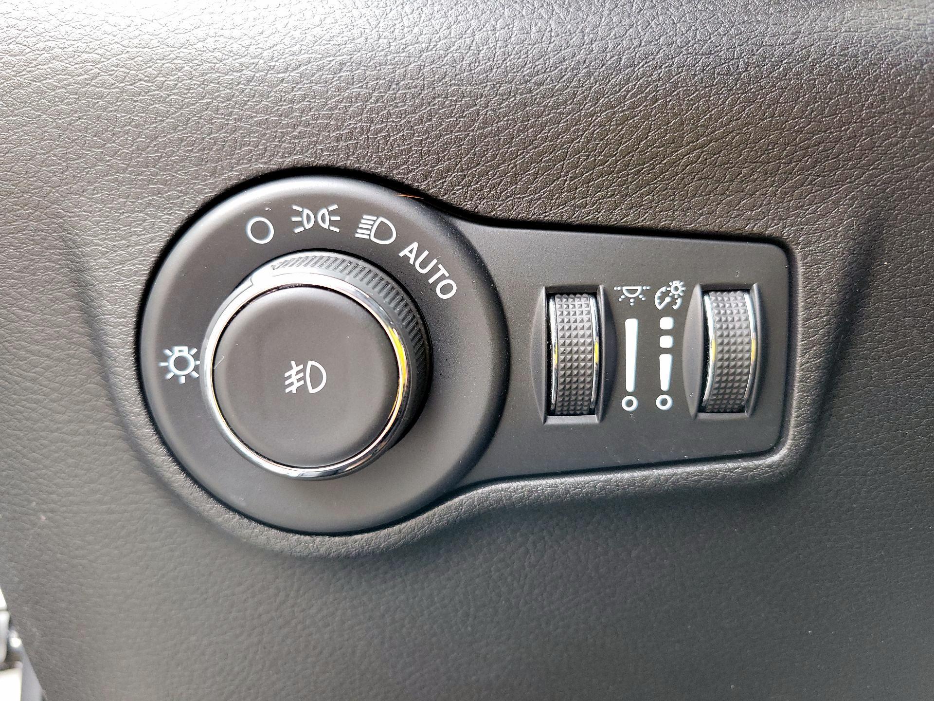 Thumbnail: 2022 Jeep Compass - 11