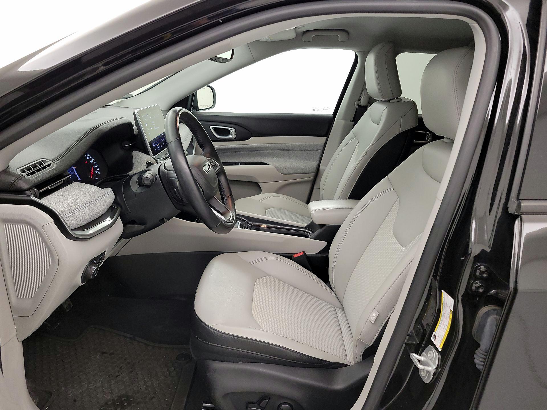 Thumbnail: 2022 Jeep Compass - 11