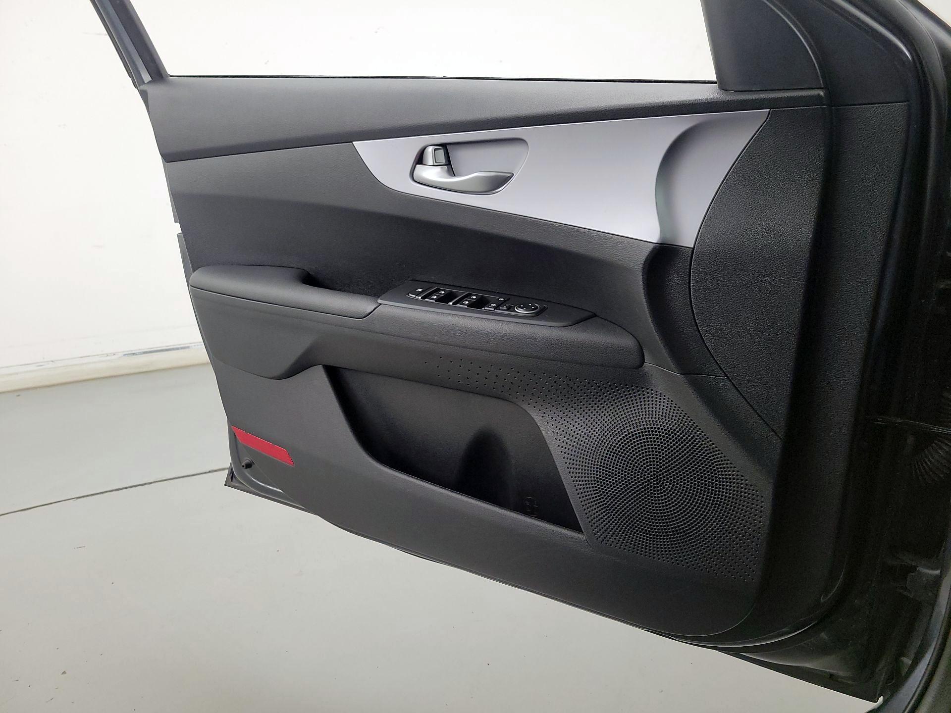 Thumbnail: 2024 Kia Forte - 12