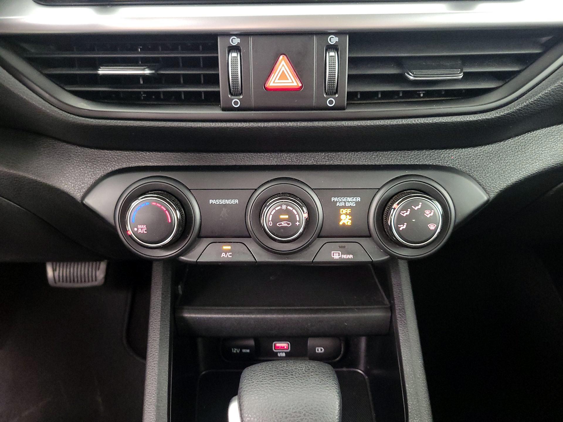 Thumbnail: 2024 Kia Forte - 16