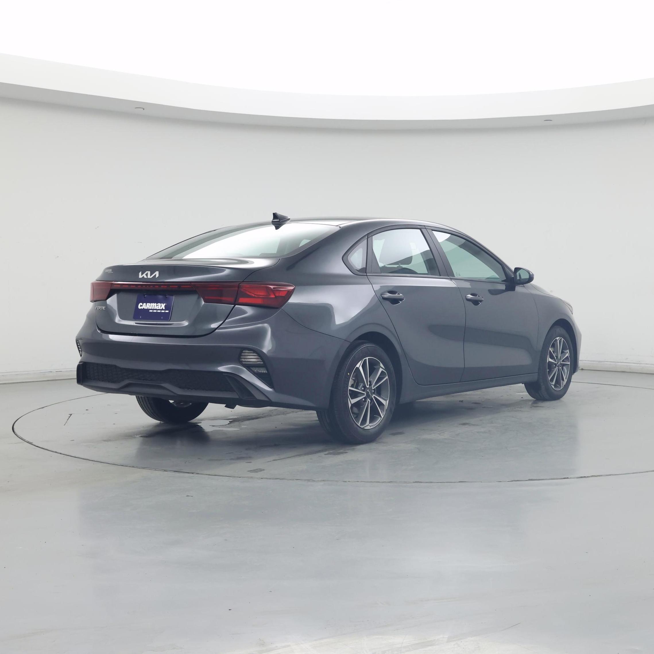 Thumbnail: 2024 Kia Forte - 8