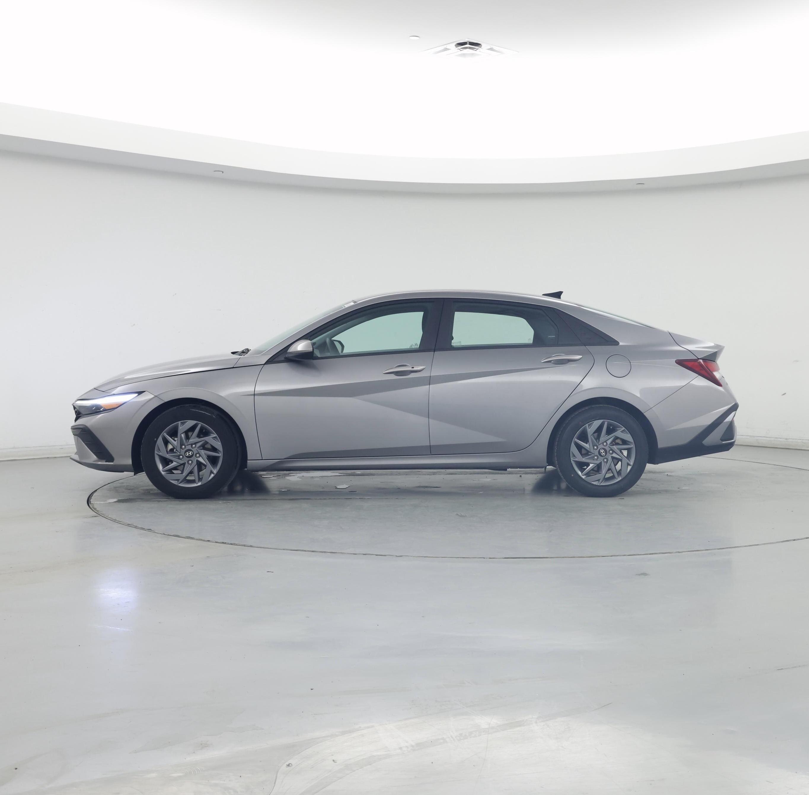 Thumbnail: 2024 Hyundai Elantra - 3