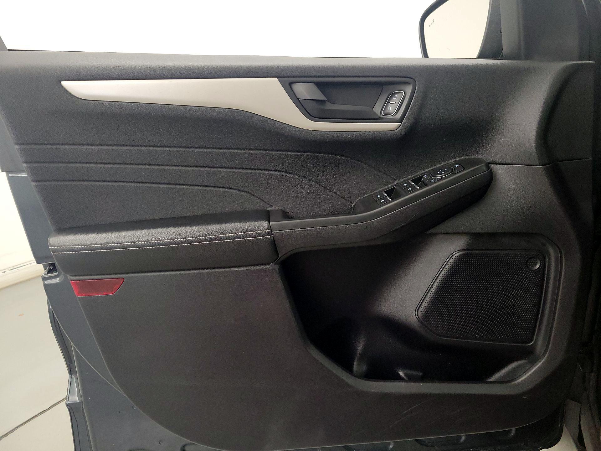 Thumbnail: 2022 Ford Escape - 12