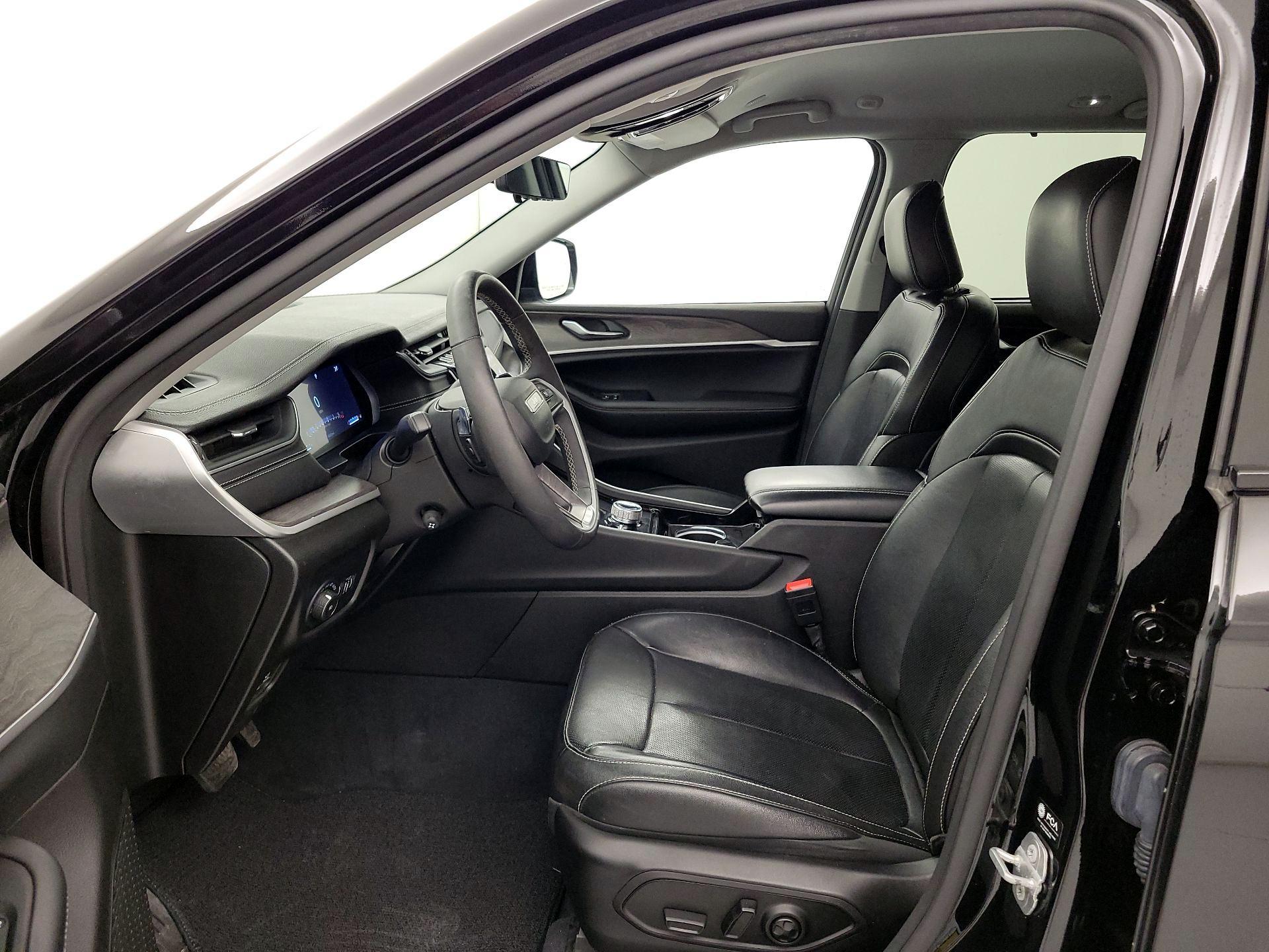 Thumbnail: 2023 Jeep Grand Cherokee - 11