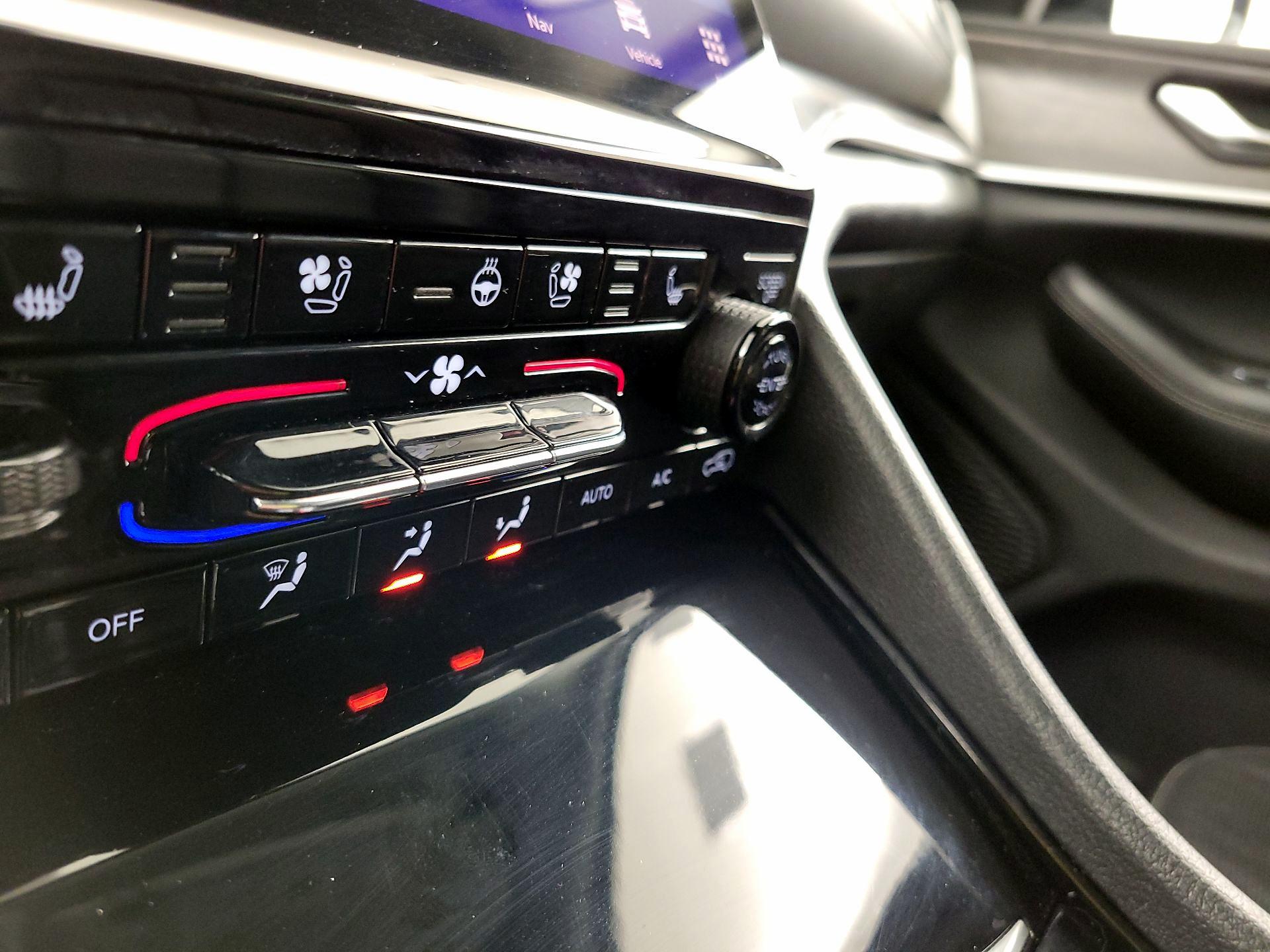 Thumbnail: 2023 Jeep Grand Cherokee - 17